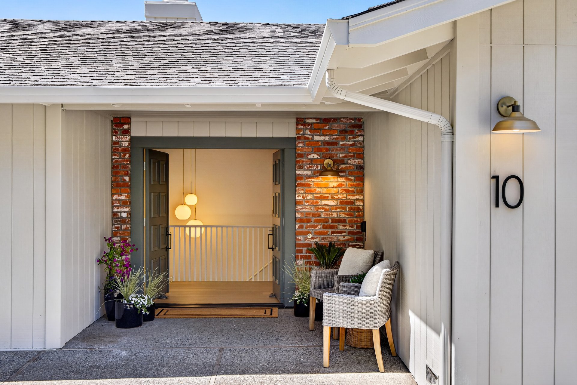 A Tasteful Renovation Meets Timeless Mid-Century Architecture