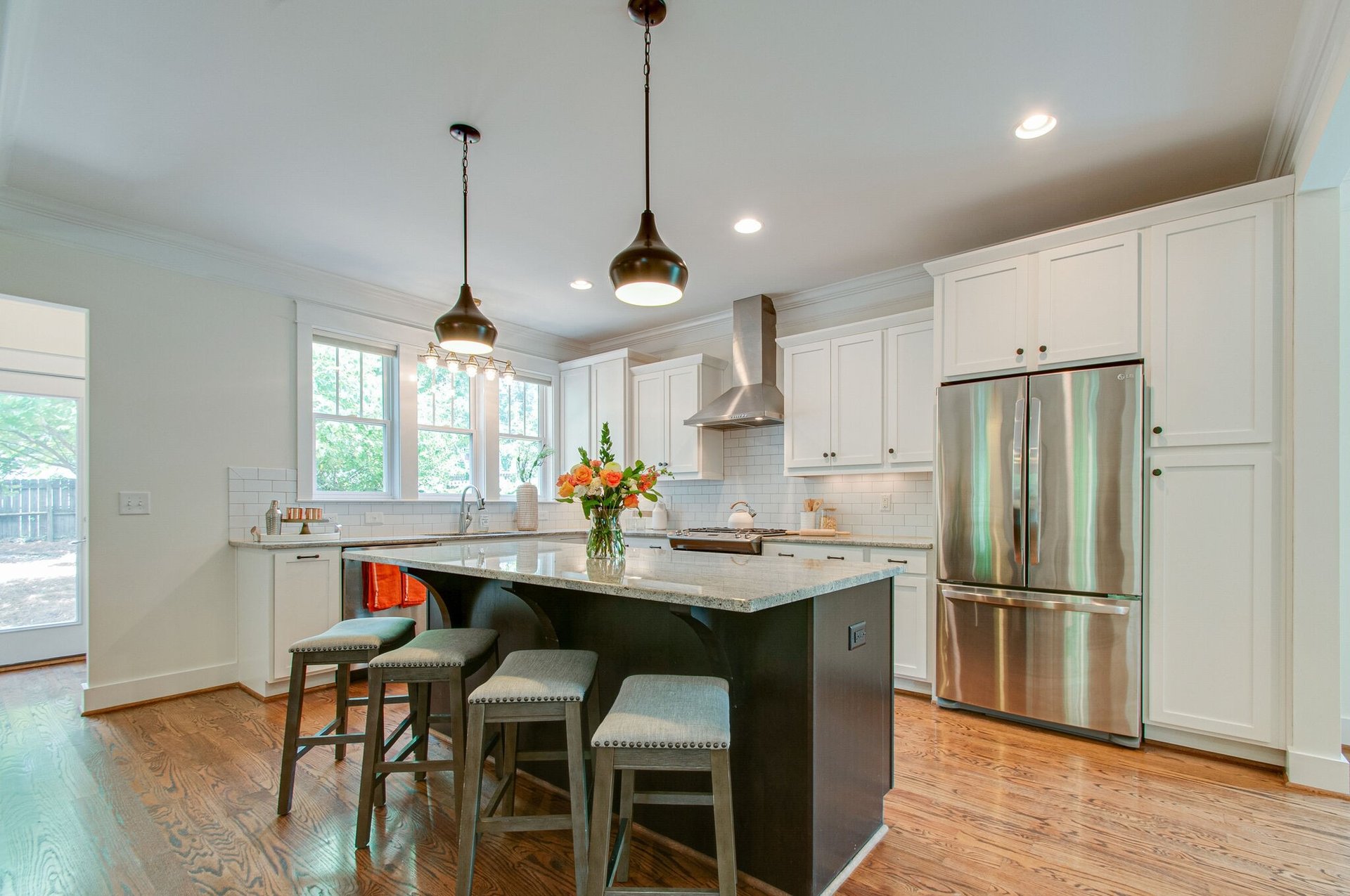 1020 Villa Pl