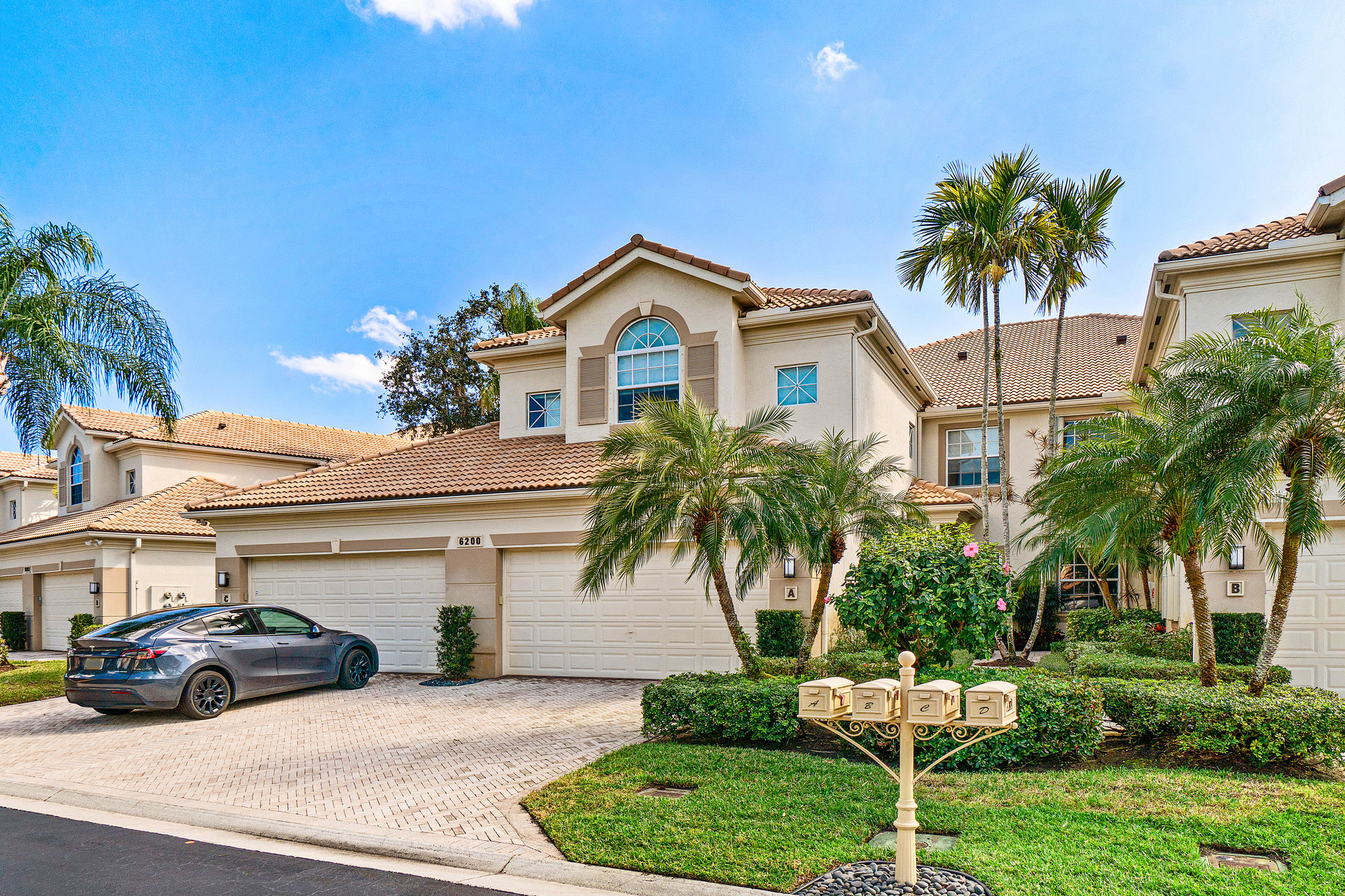 6200 Island Bend A
