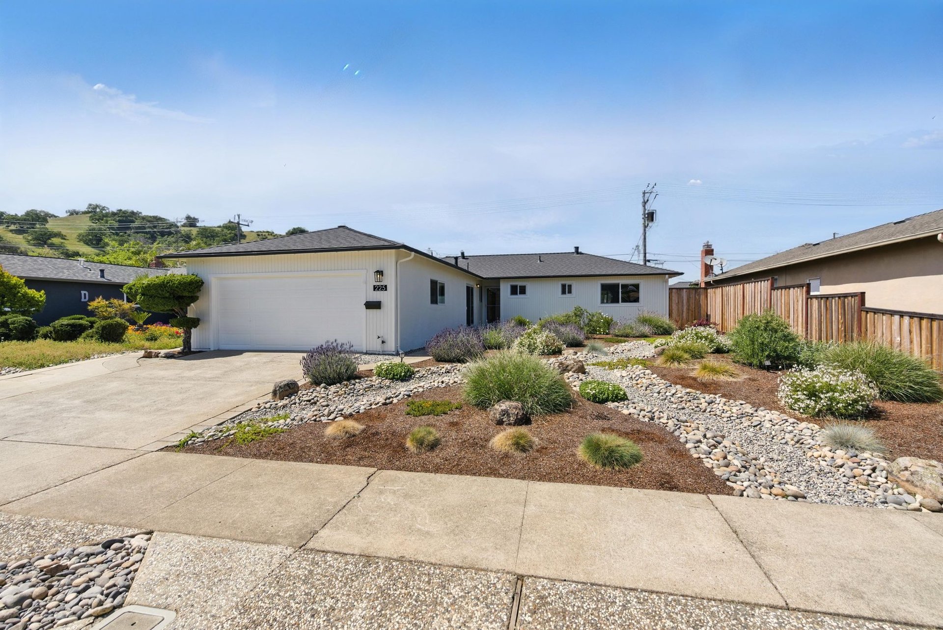 225 Longview Dr