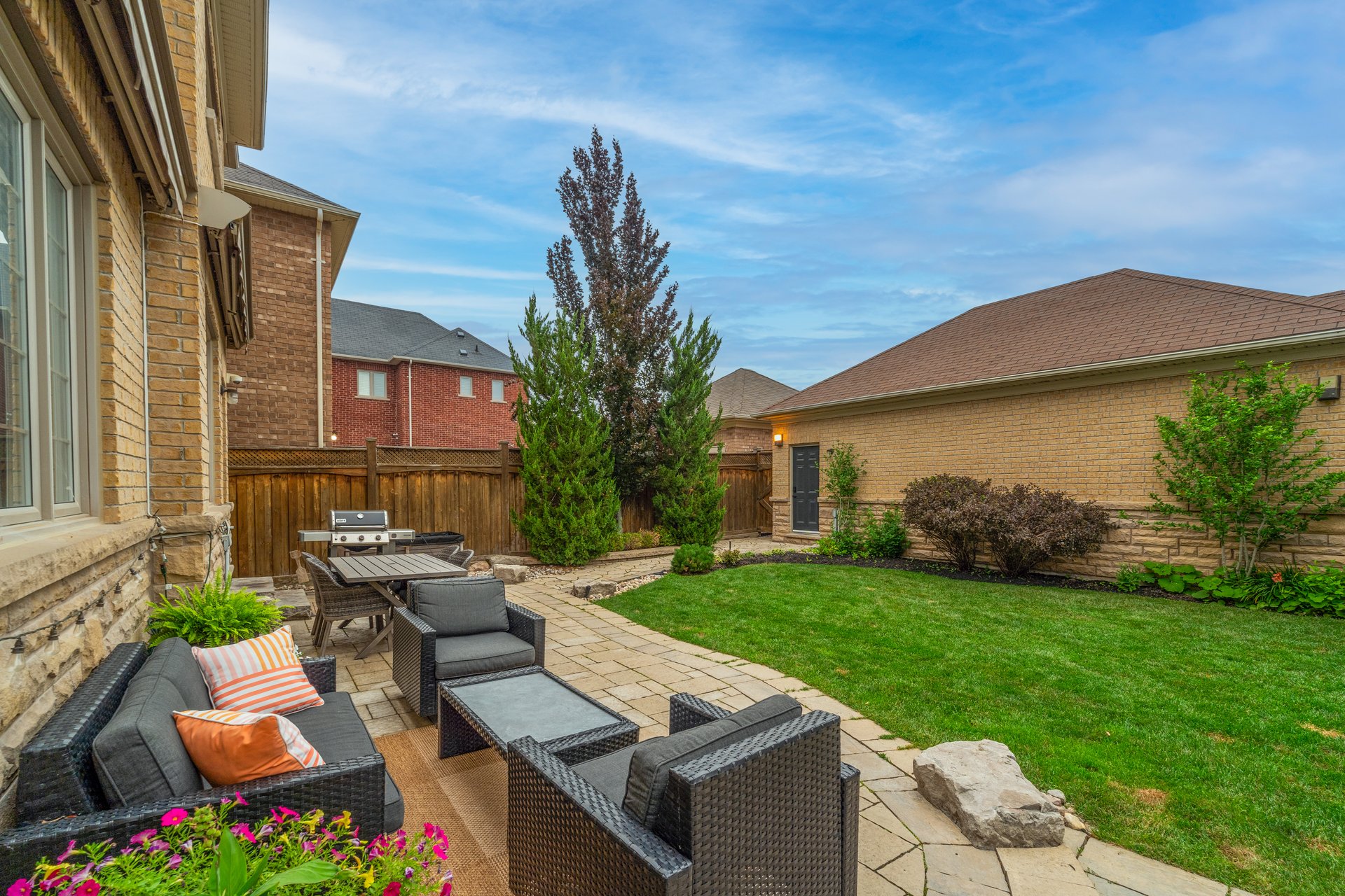 2 Glengordon Cres, Markham Ontario