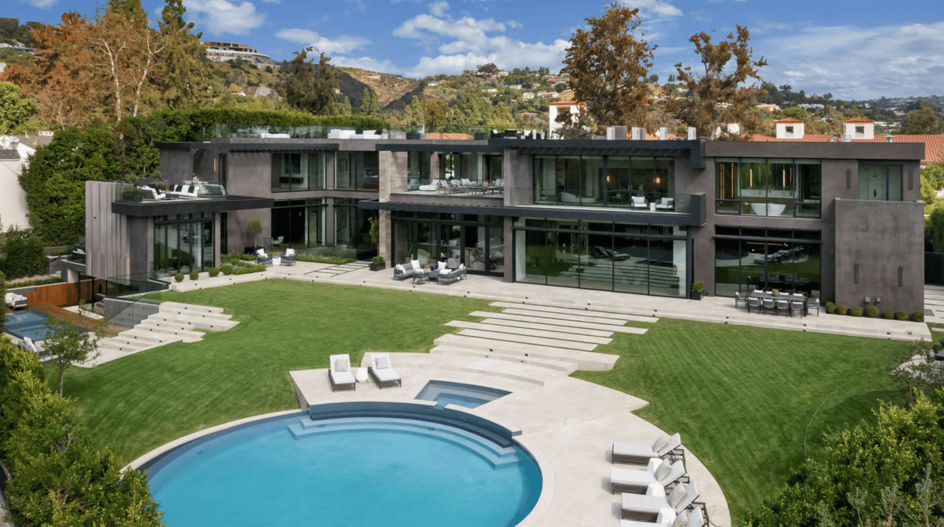 The Monocle, Holmby Hills