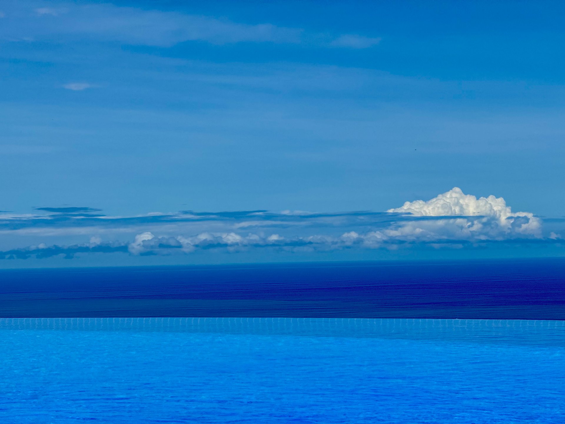 Luxury 4-Bed Villa with Ocean Views & Infinity Pool in Ojochal
