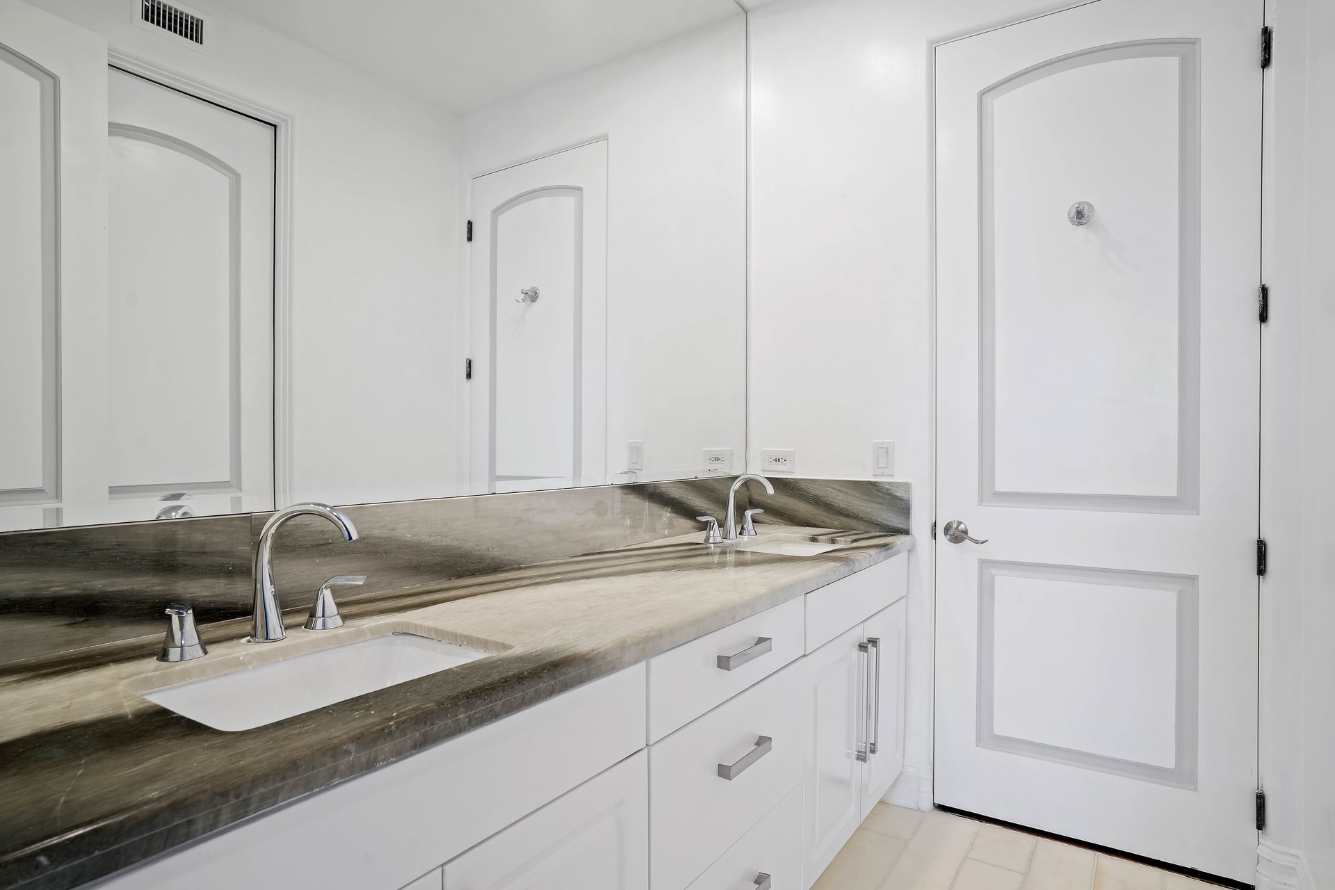 5309 Louise Ave, Encino
