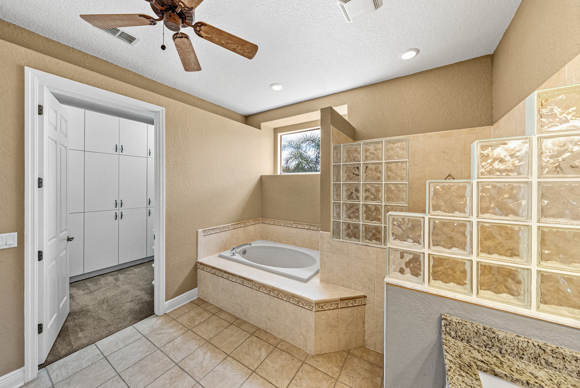 12231 WOODLANDS CIR