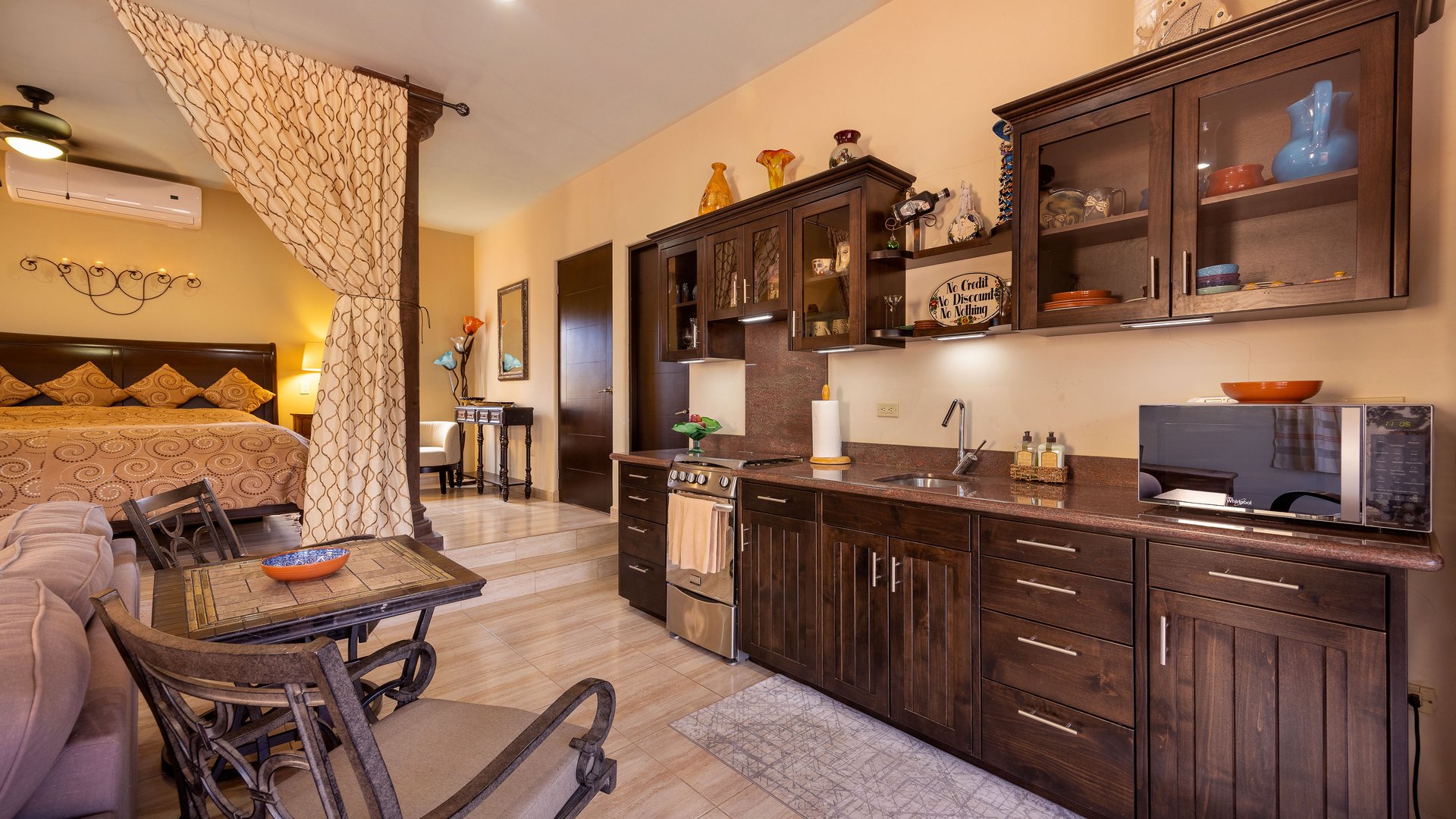 Puesta Del Sol Studio 1B
