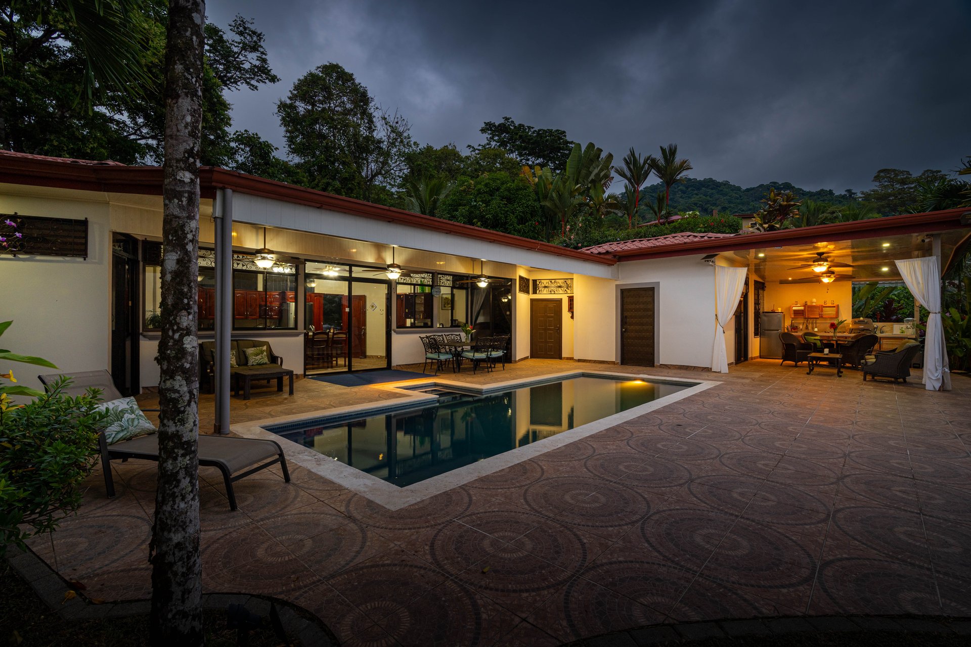 Expansive Ocean Views, Central Ojochal - 3 bed, 3 bath!