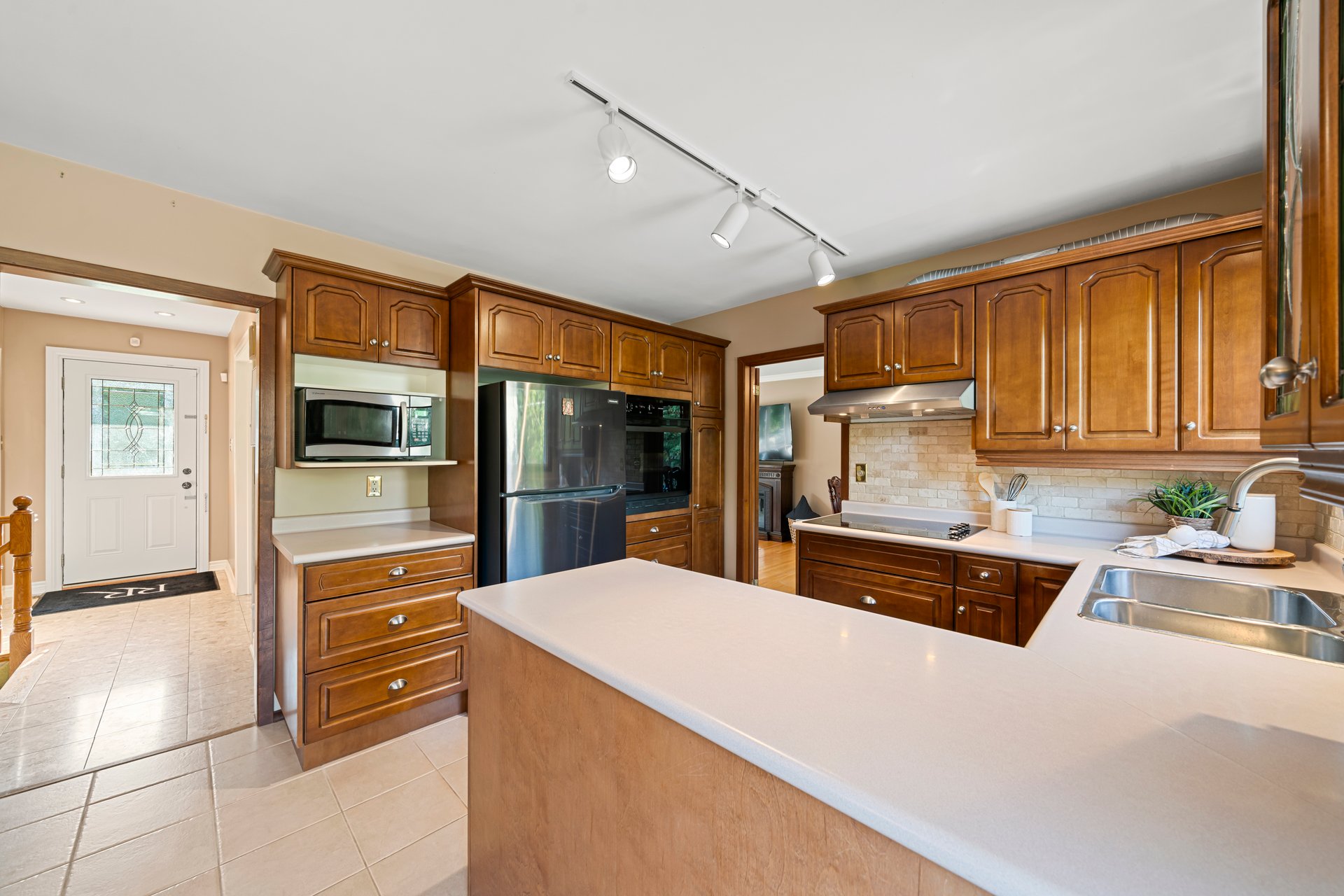 1605 Venetia Drive