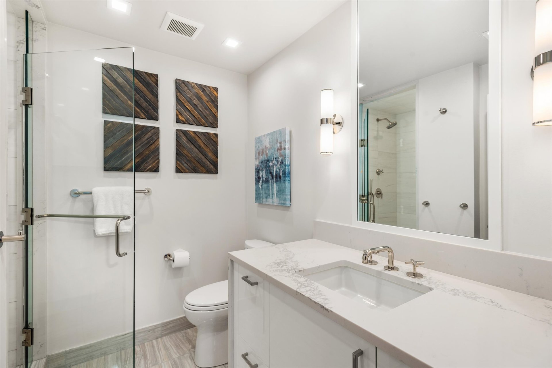Aspen Core Luxury: Walk to the Gondola from this Spacious Townhome