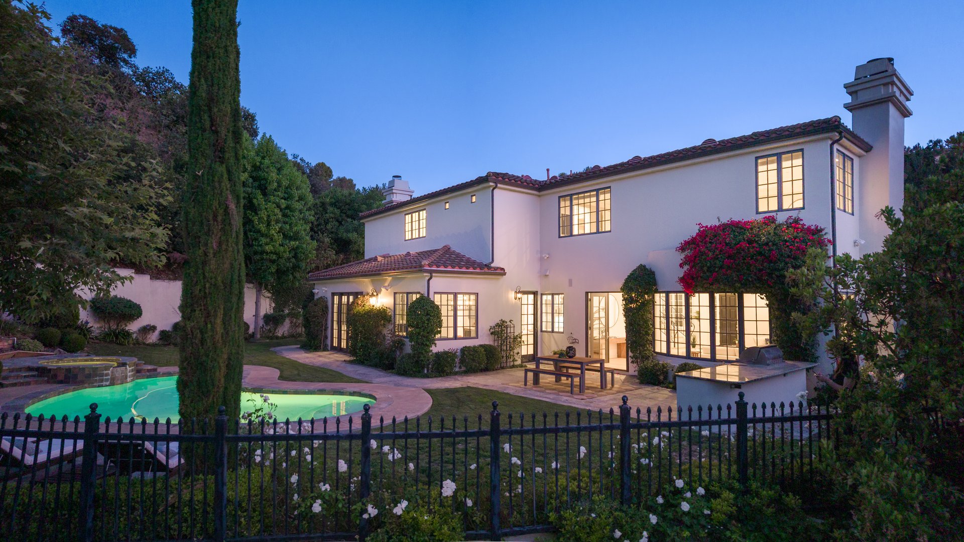 3686 Benedict Canyon Ln, Sherman Oaks 