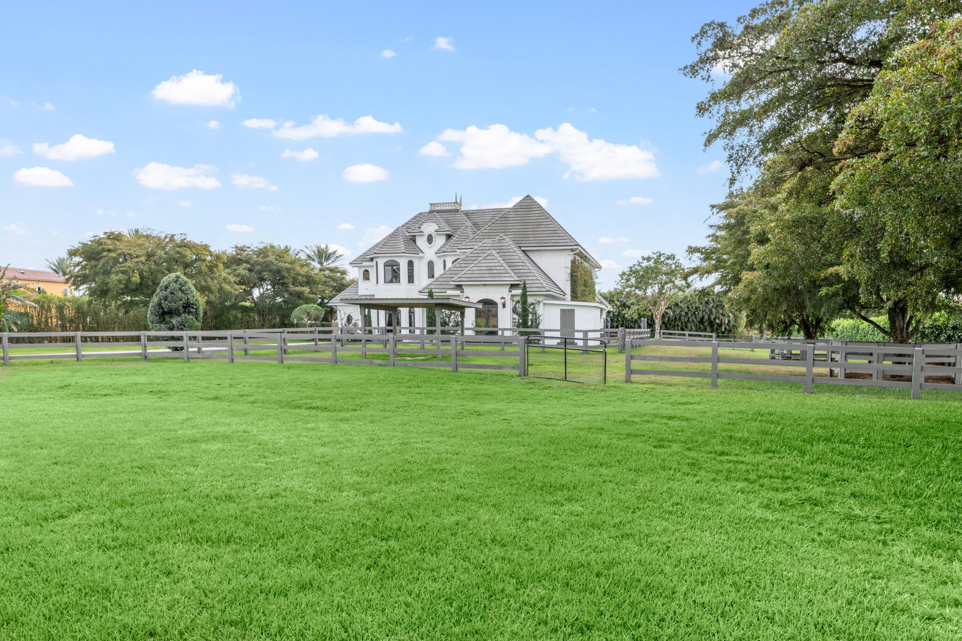 3585 Aiken Court