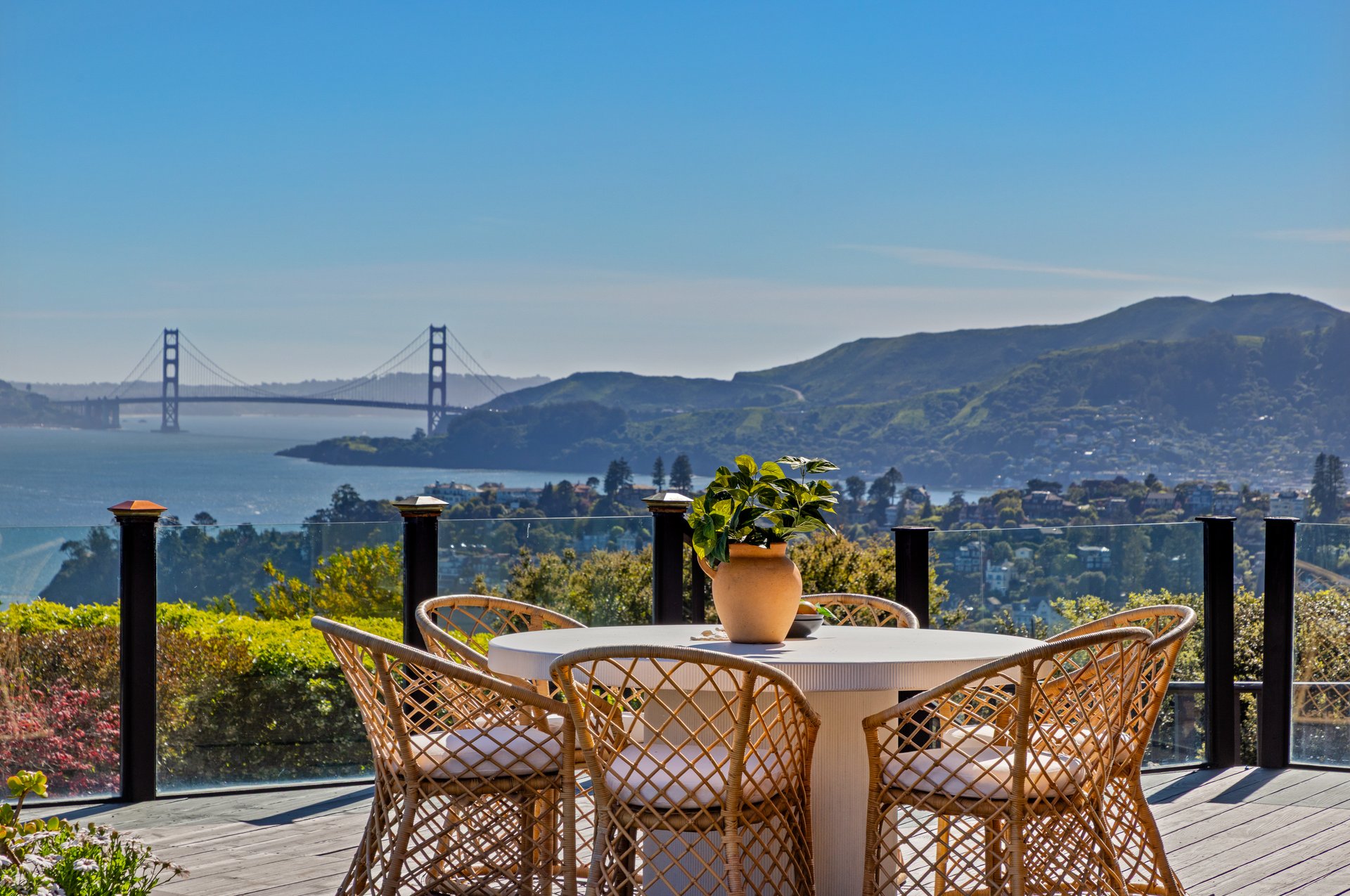 Sweeping Views of San Francisco and the Golden Gate Bridge