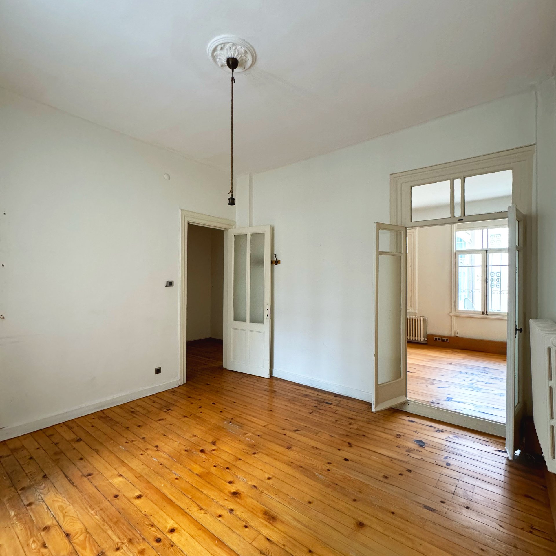 A 3+2 Cihangir flat in a Historical Apartment in Istanbul