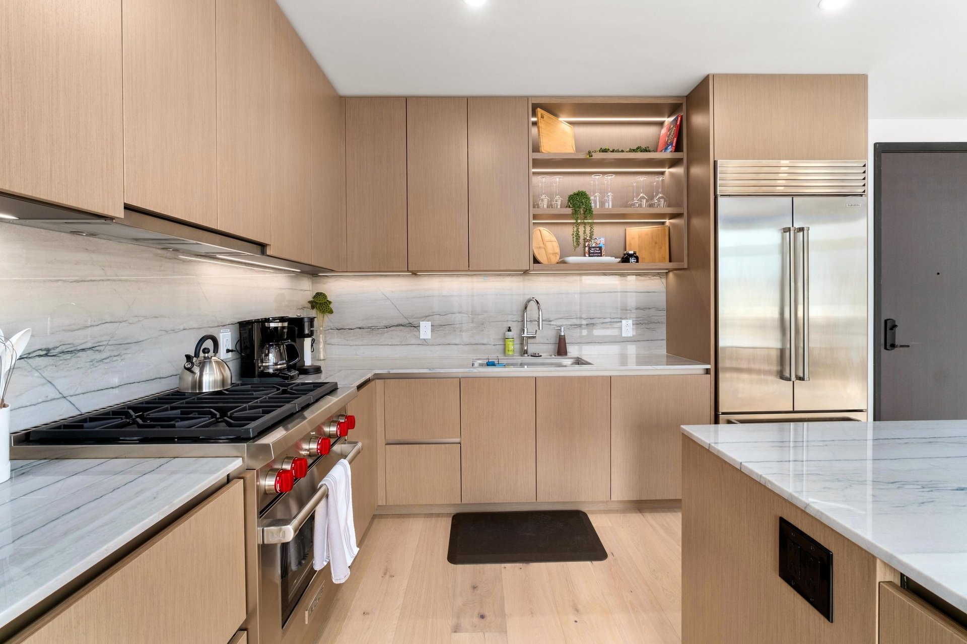 610 Davis Street #3902