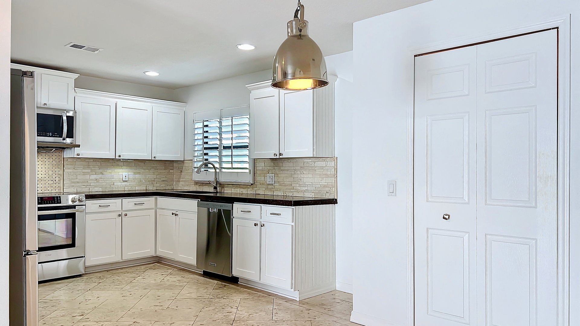 Luxury Lakefront Winter Park Condominium for Lease
