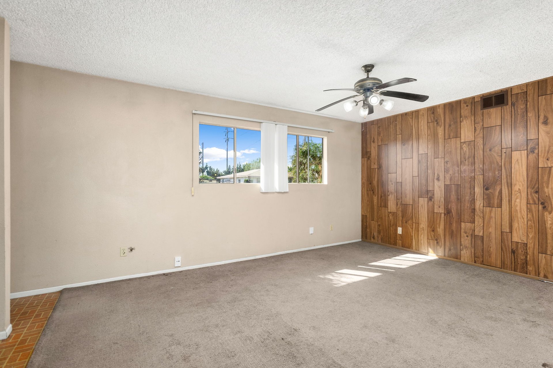 8805 Stardust Lane