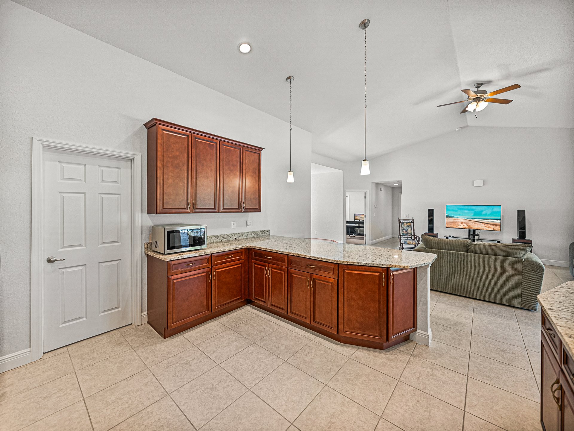 17703 COUNTRY SQUIRE LN