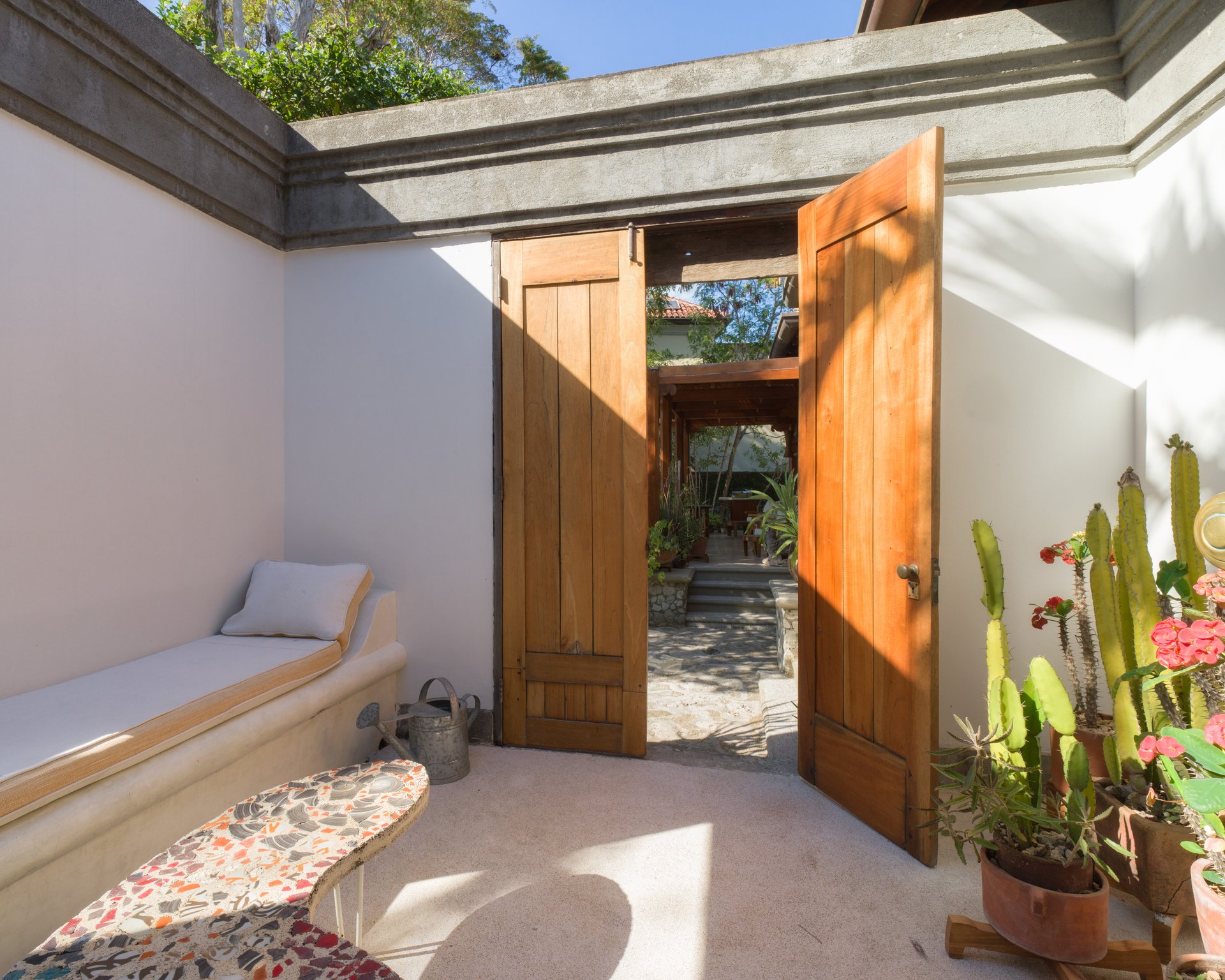 Villa Serena | Oceanfront Luxury in Playa Langosta