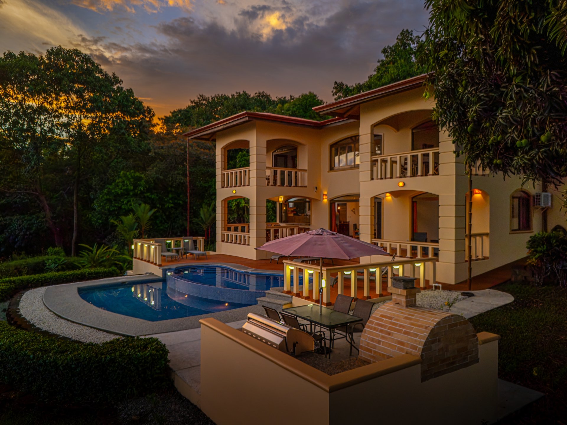 Classic Luxury at Casa Ceiba, Coastal Ocean View 4 Bedroom Home Near Uvita