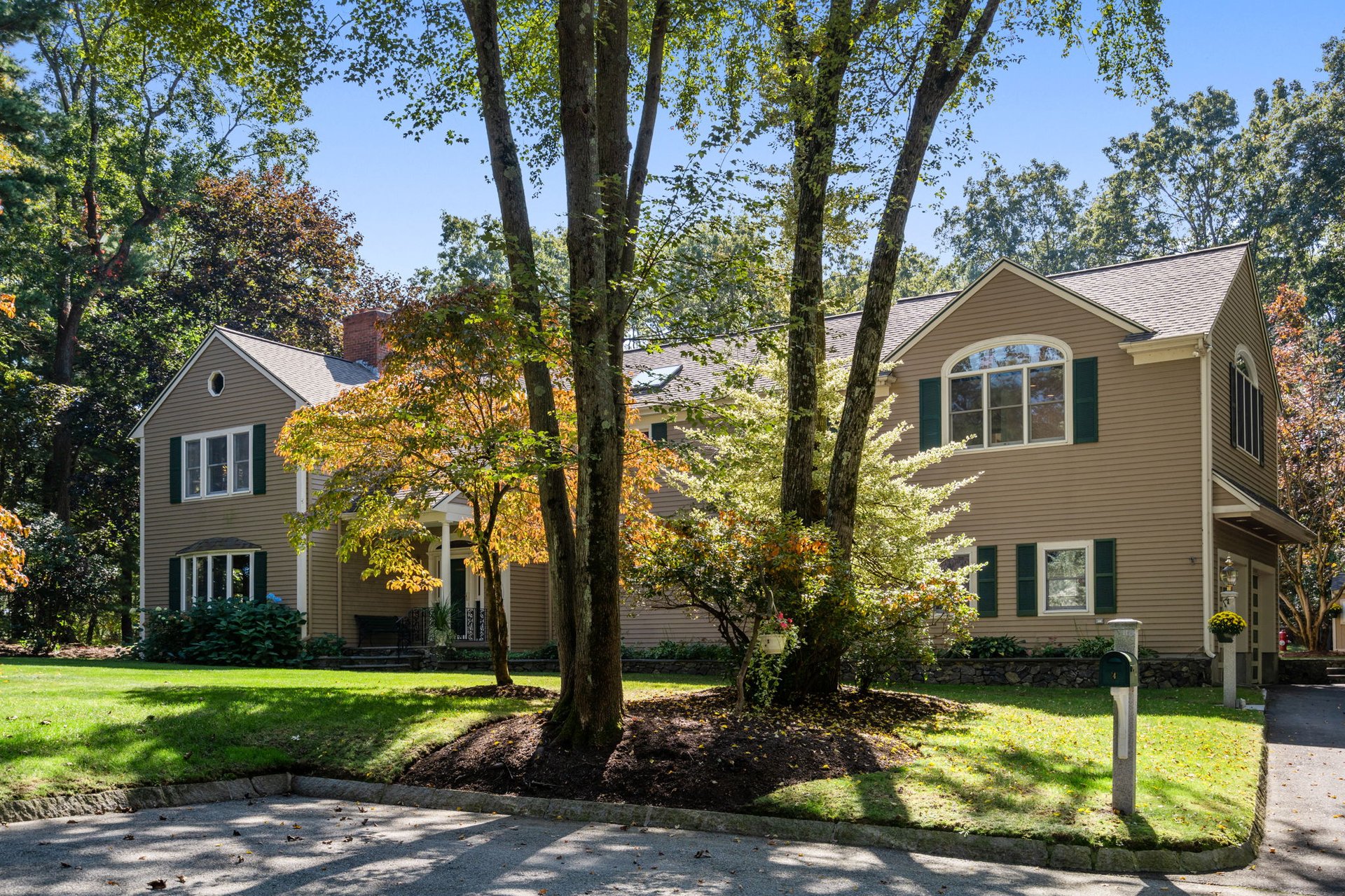 4 Leslie Rd