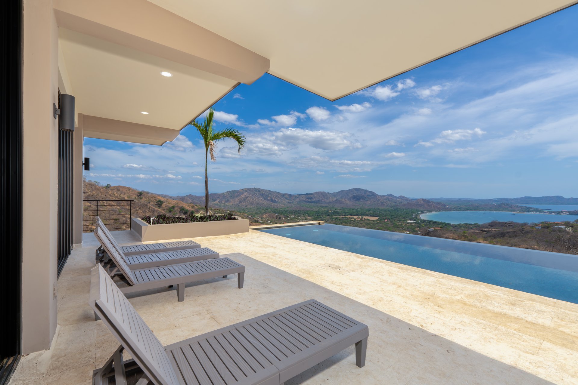 Casa Vista Escondida | 5 Bedroom Ocean View Estate with Seller Financing & Additional Lot in Playa Potrero Costa Rica