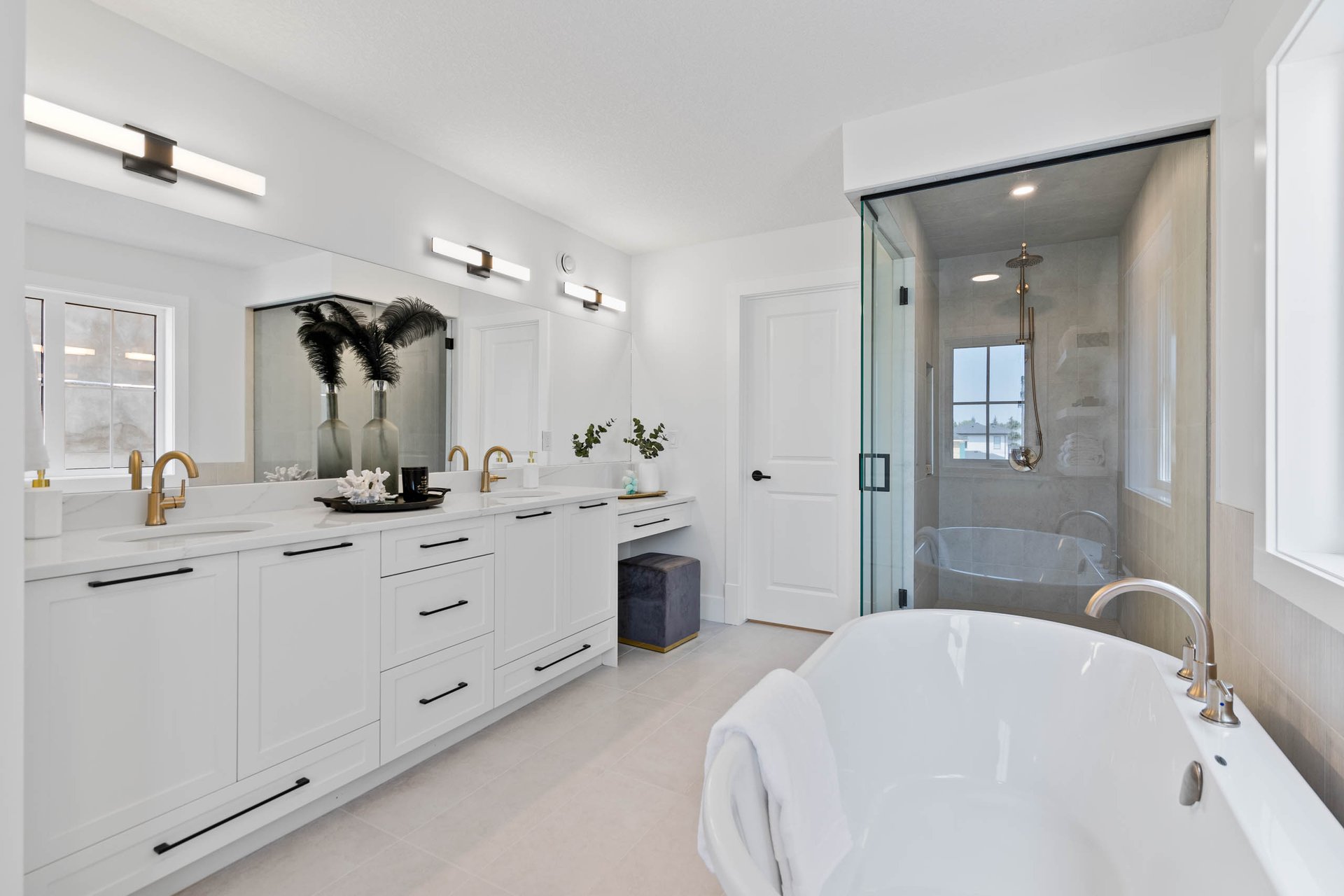 227 Calais Drive SW