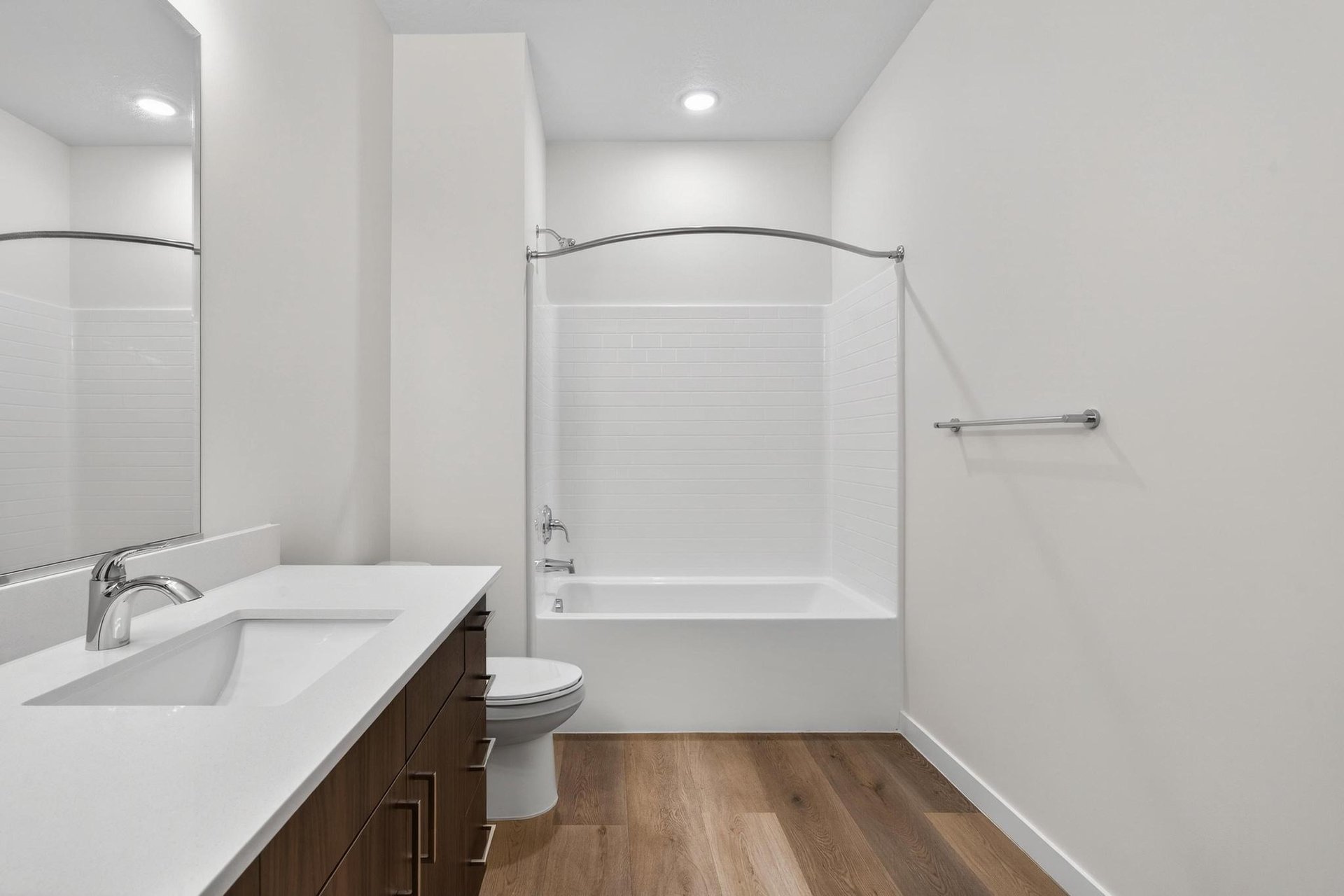 983 W State St C-203