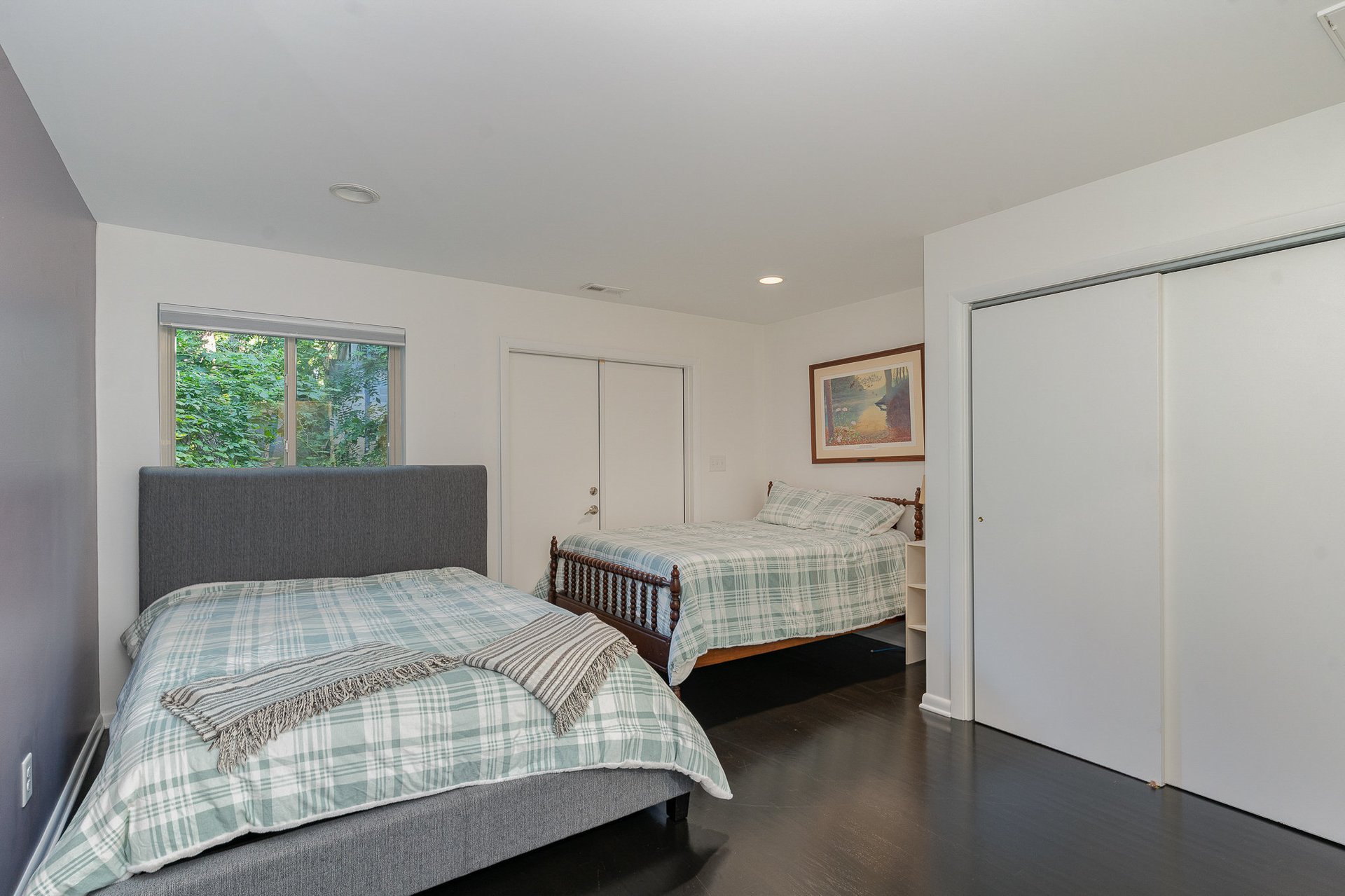 Modern, 4 Bedroom House near UNC