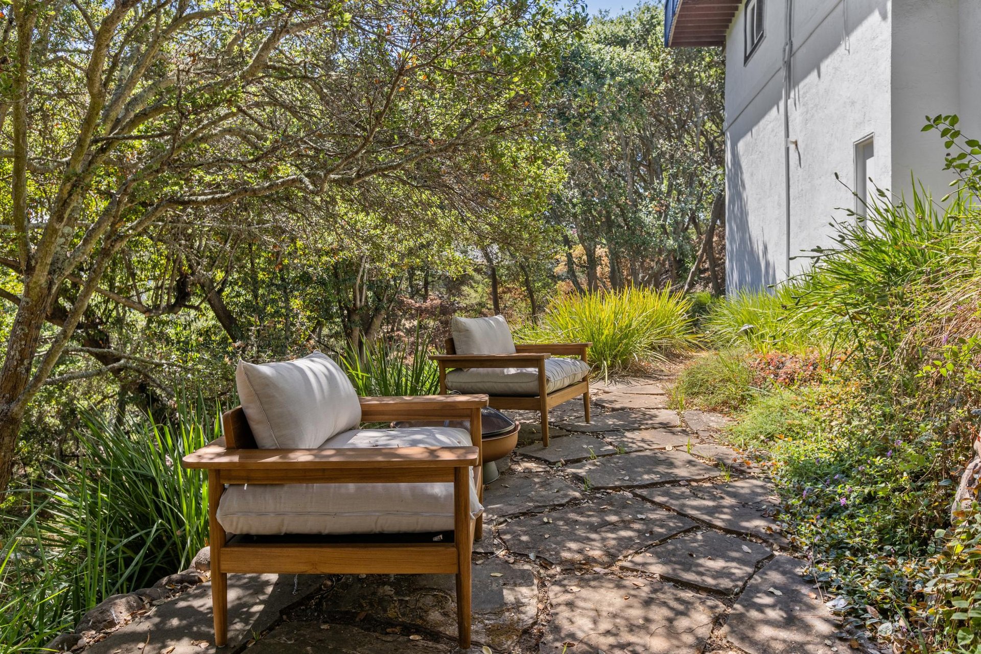 12 Tara View Road
