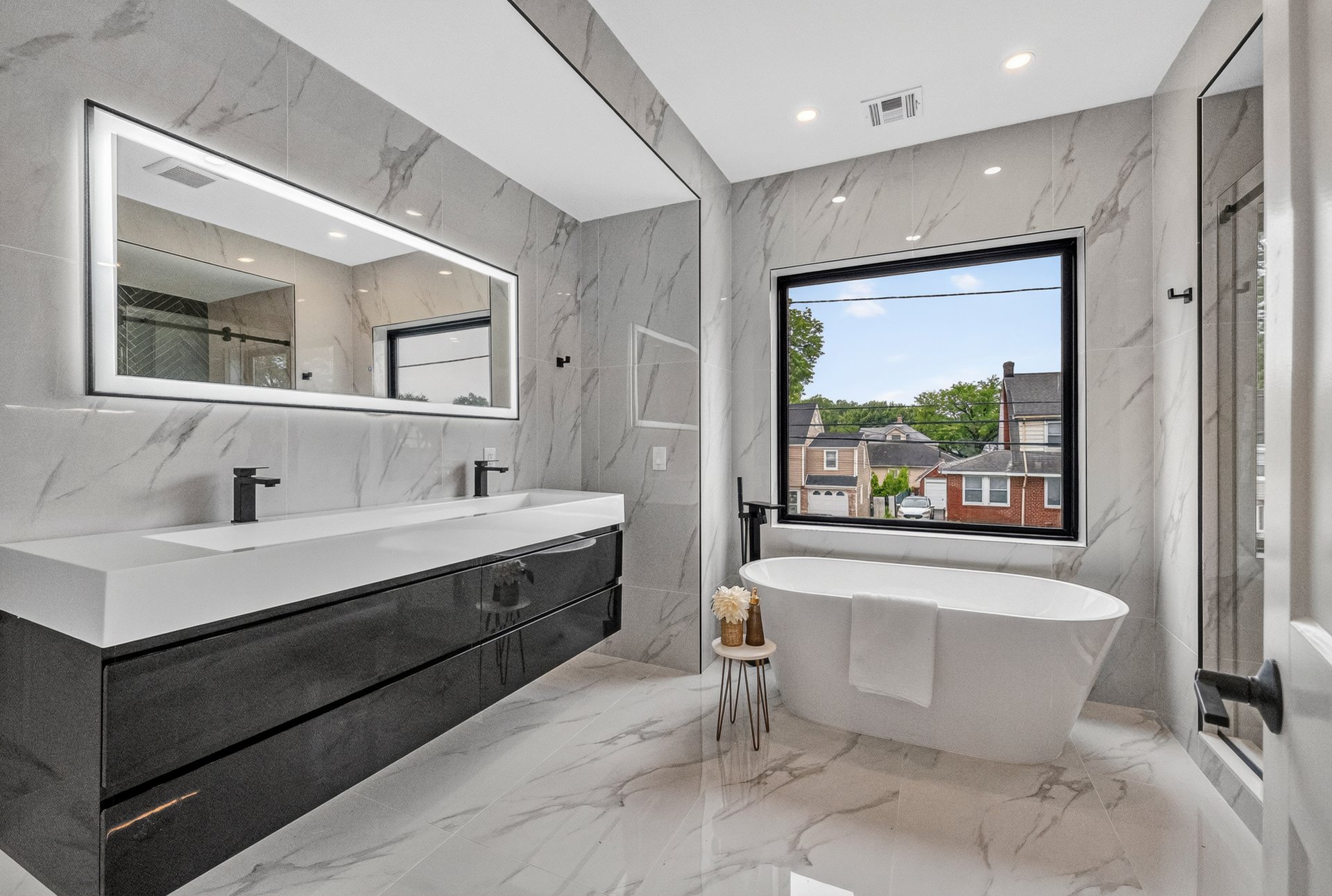 887 Linden Ave, Ridgefield, NJ 07657