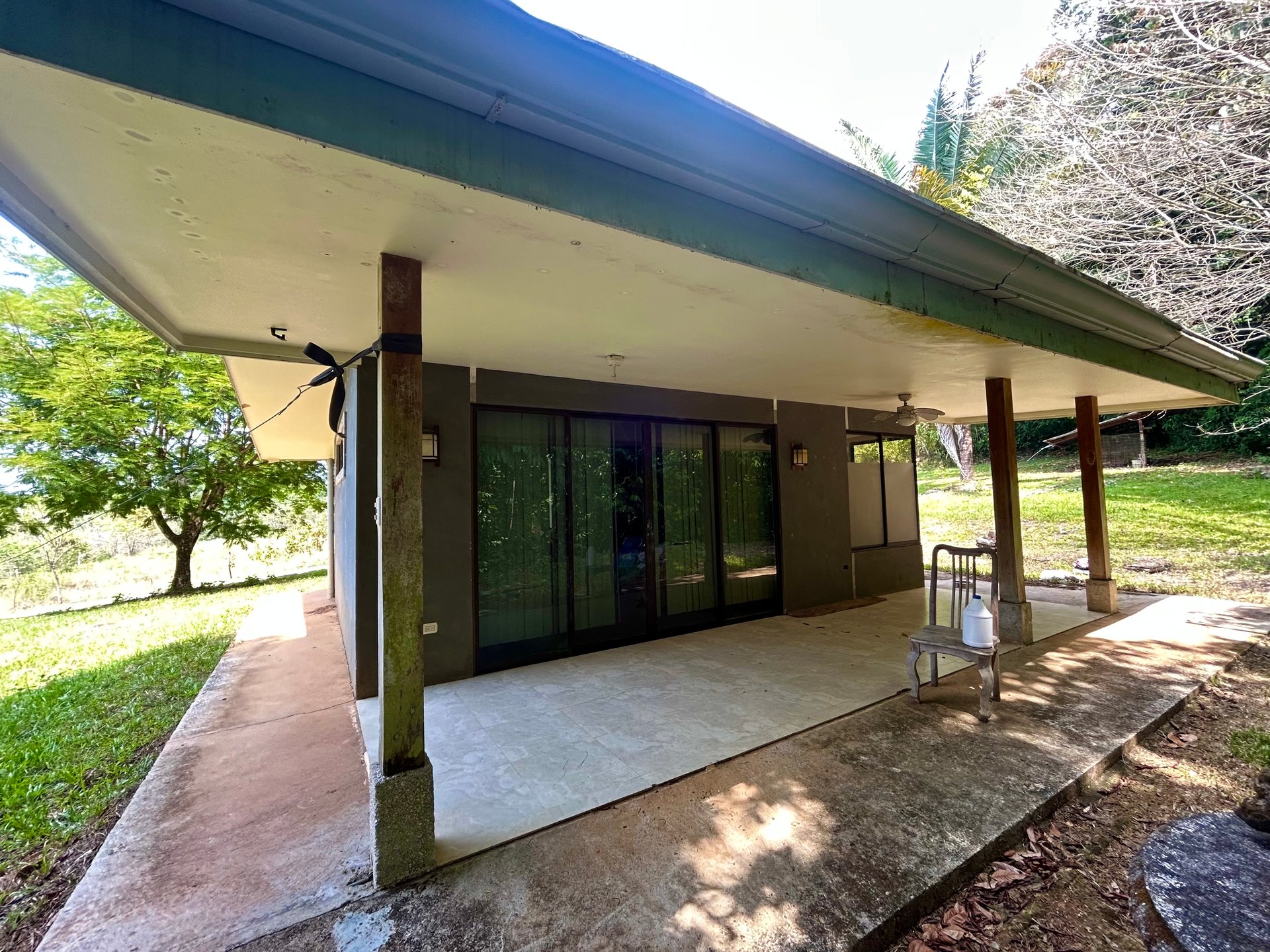 Fixer-Upper Home with an studio Office in Palmar Norte on a 7.58 Acres Property