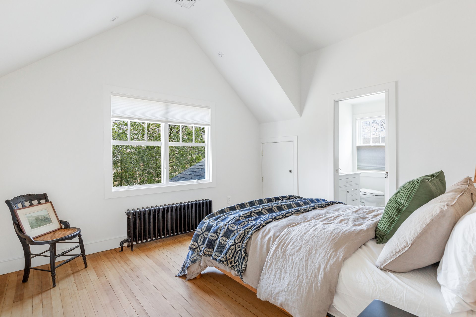 CHARMING AND COMPLETELY RENOVATED 