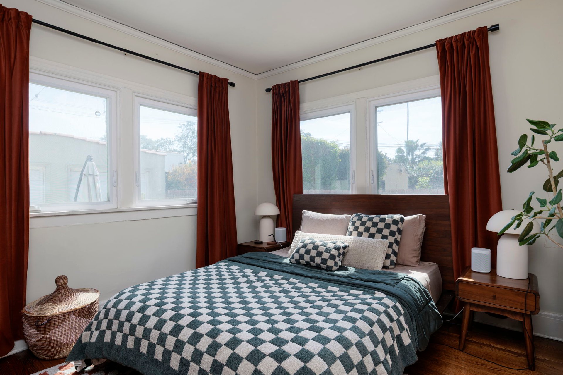 Graciously Updated Side-by-Side Duplex in Tranquil Longwood Highlands