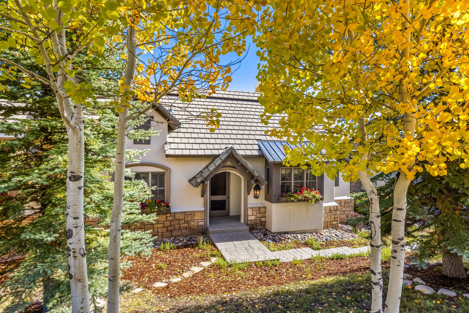 271 Eagles Glen Road