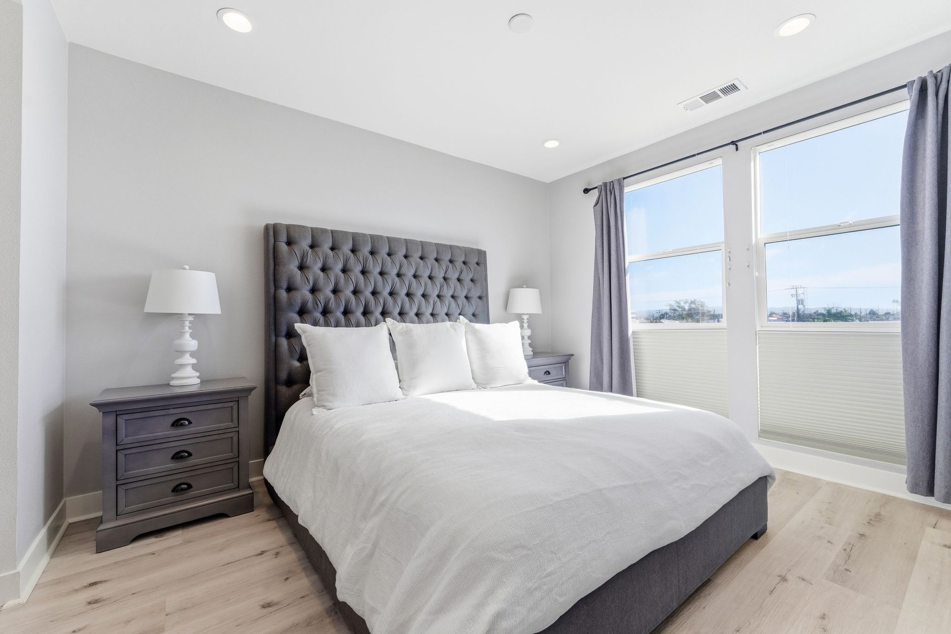 1650 Topanga