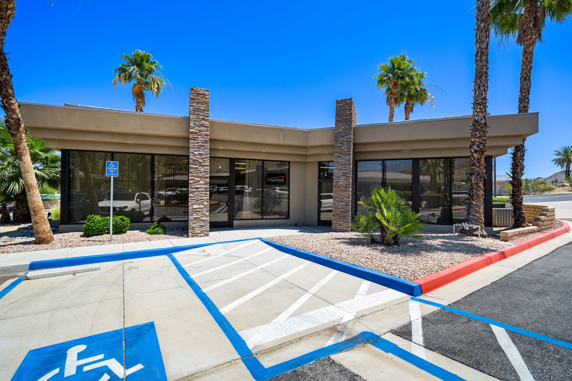 Desert Square - Suite D