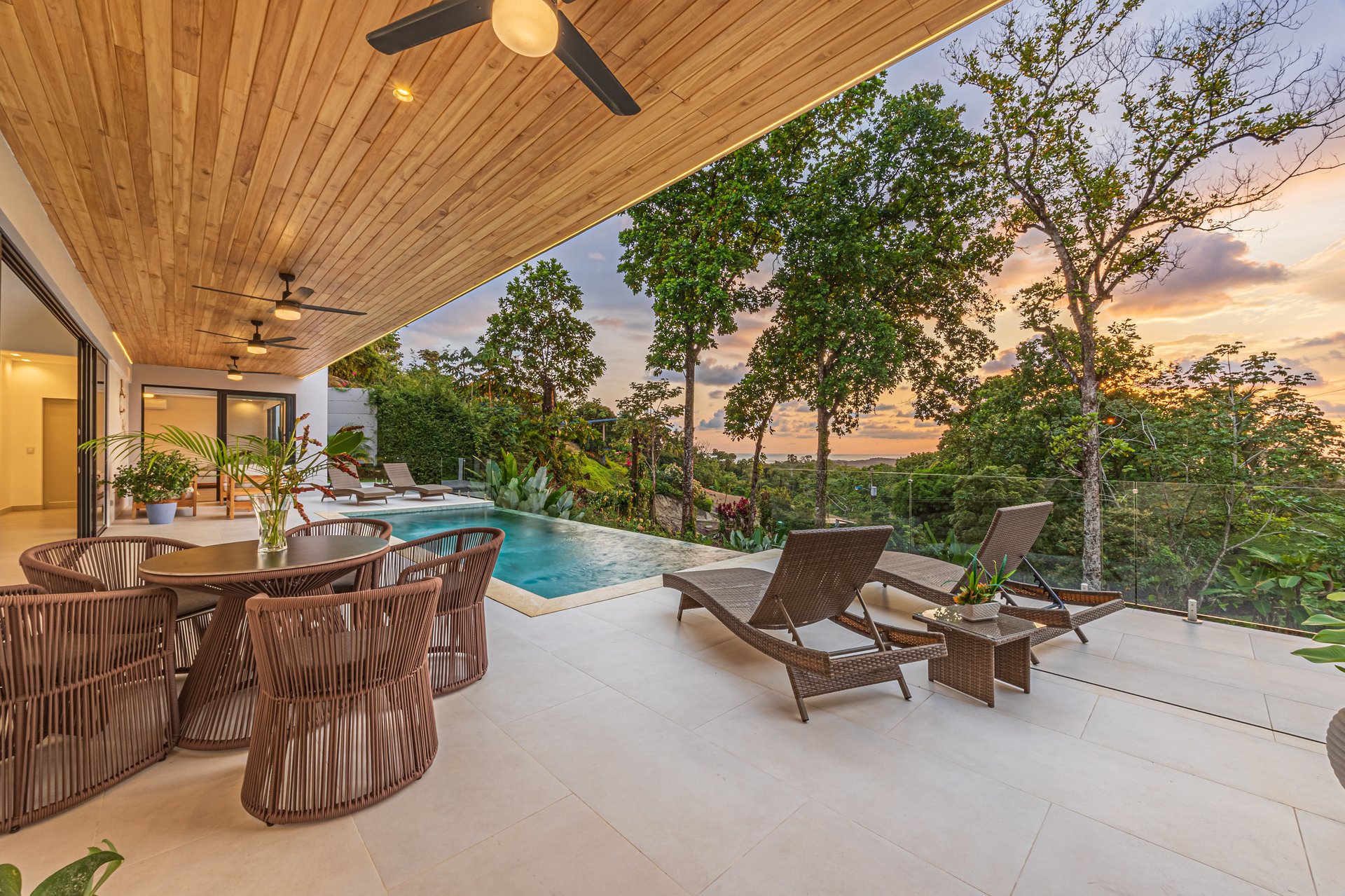 Luxury, Comfort & Investment Potential – Ocean-View Home in Uvita