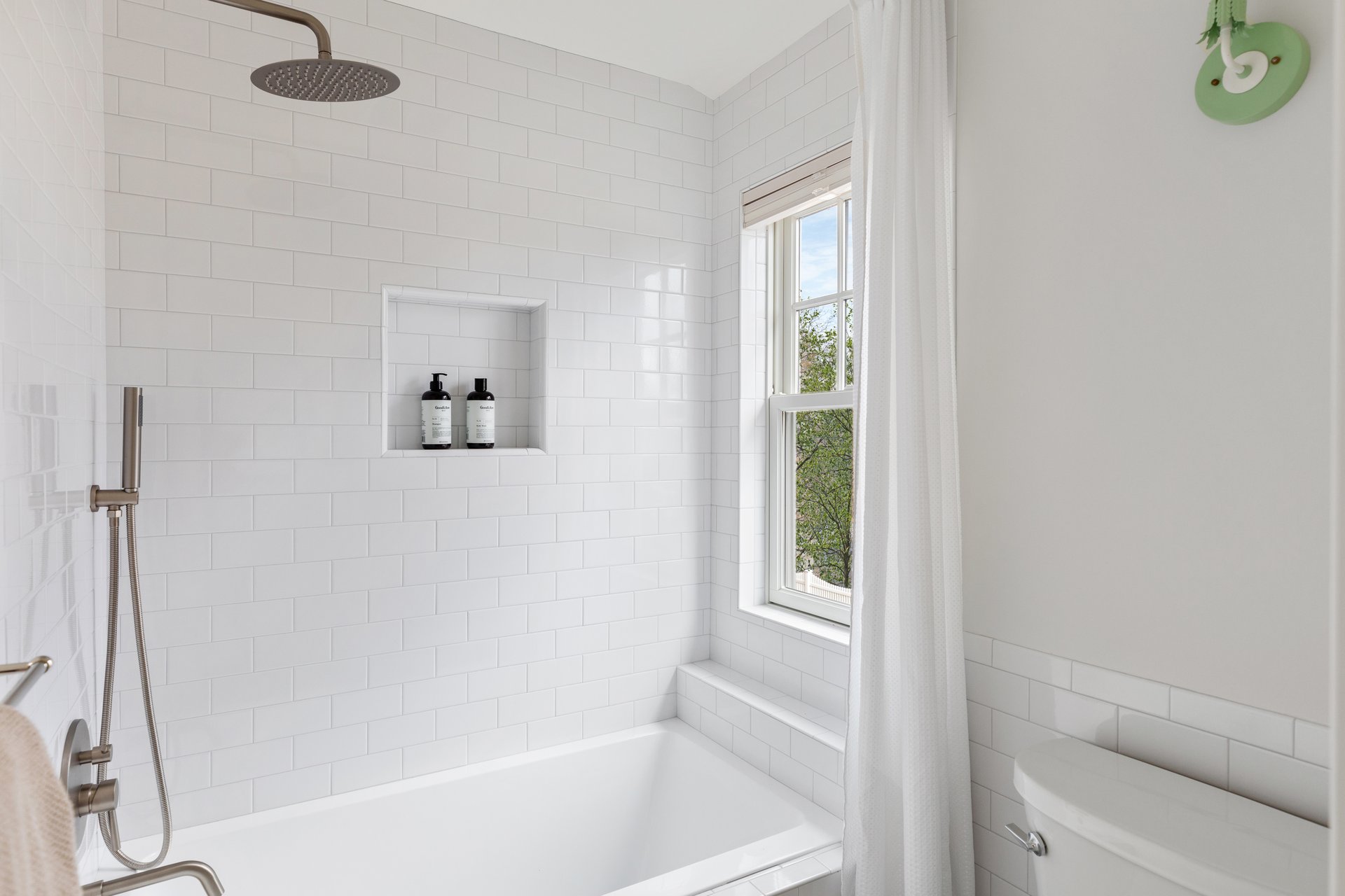 CHARMING AND COMPLETELY RENOVATED 