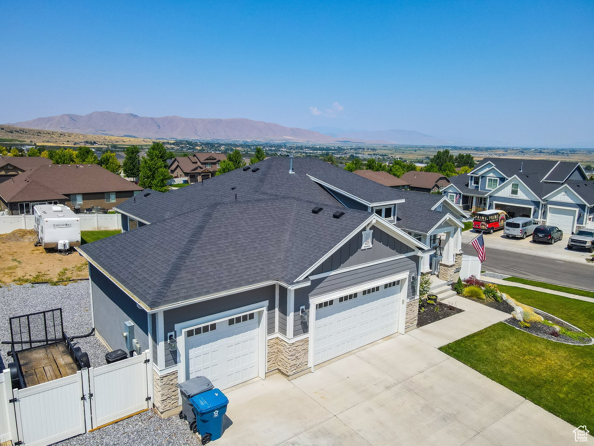 1095 N Christley Ln