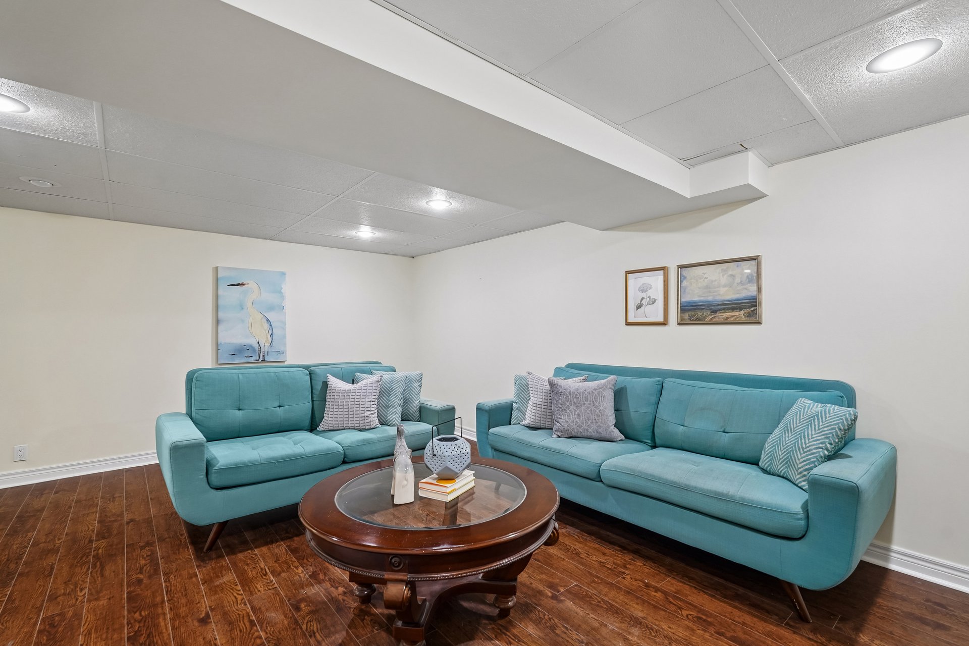 Move-in ready in the heart of Glen Abbey