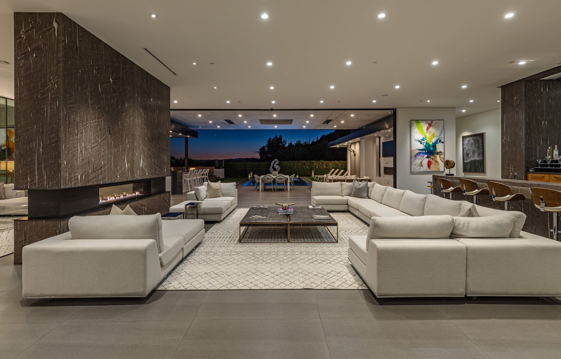 2002 LOMA VISTA DR