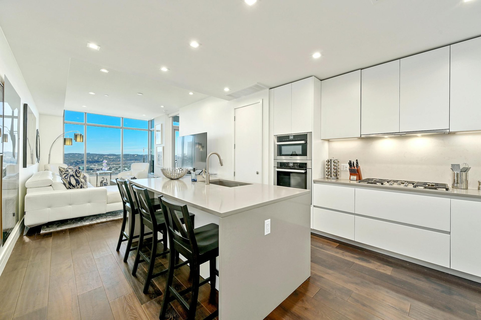 501 West Ave #3202