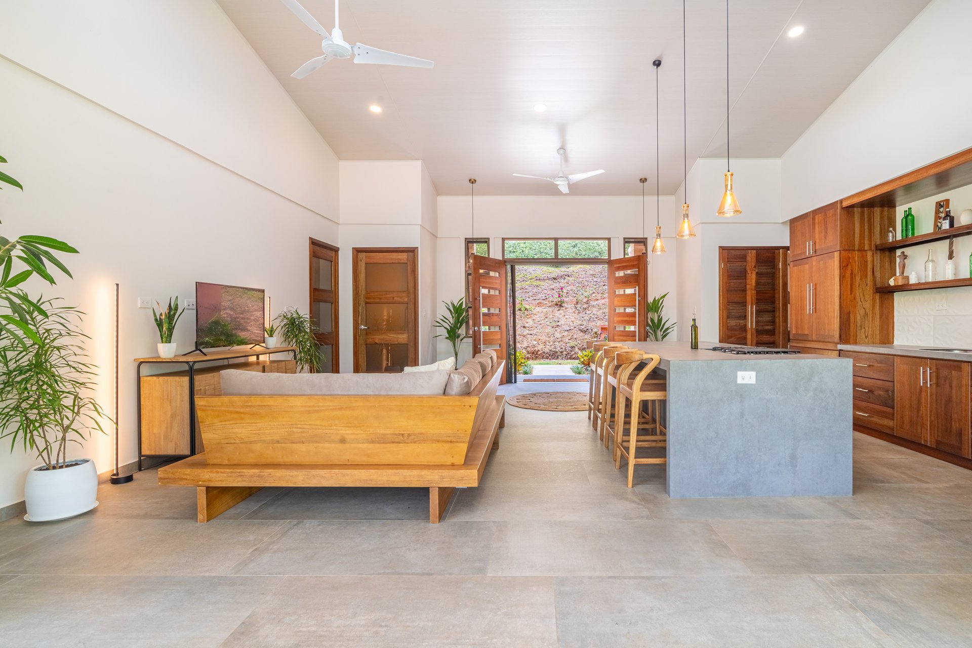 Stunning 4-Bedroom Home with Mountain Views – Perfect Blend of Seclusion and Convenience.
