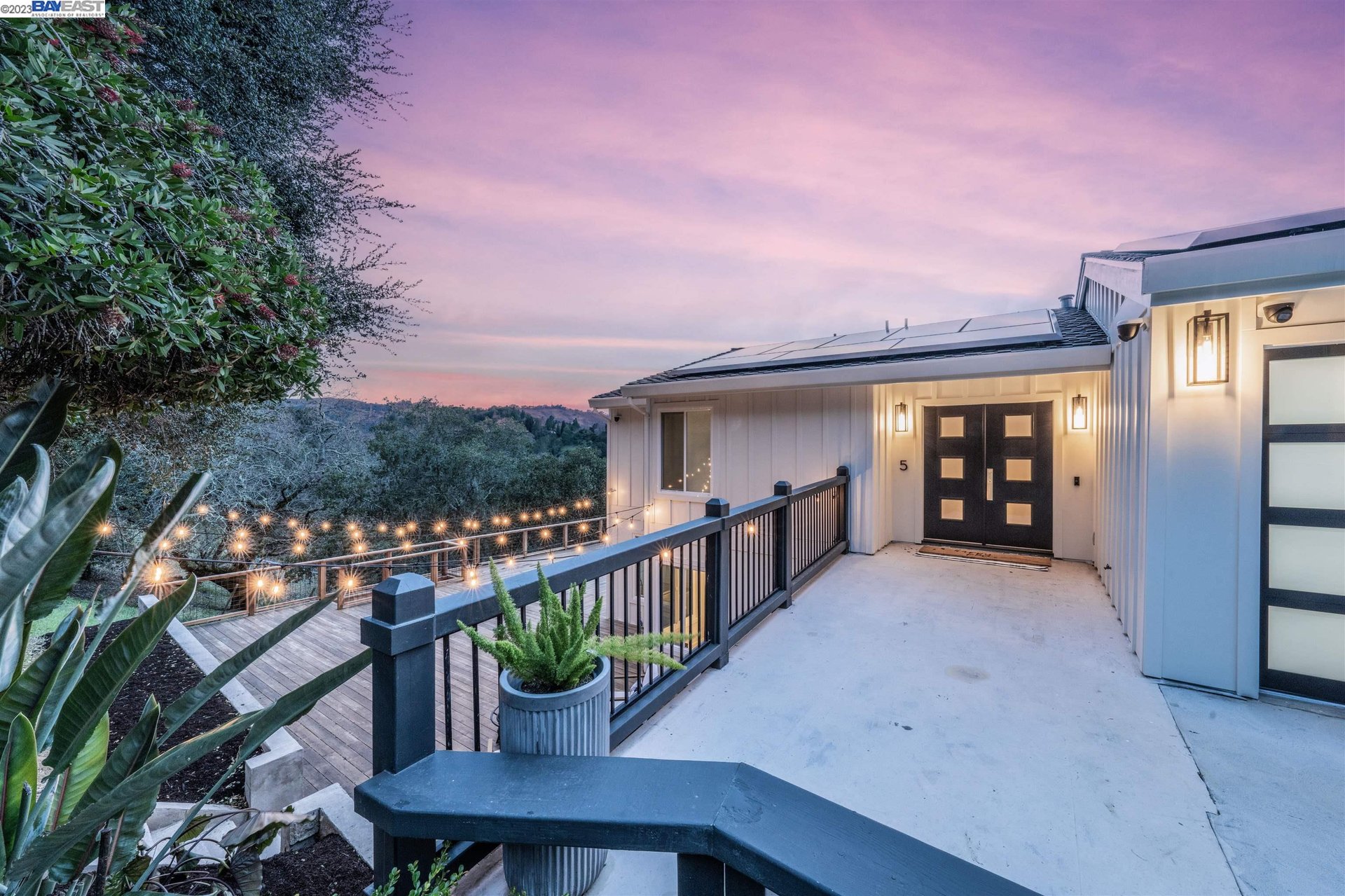 5 Wanda Ln