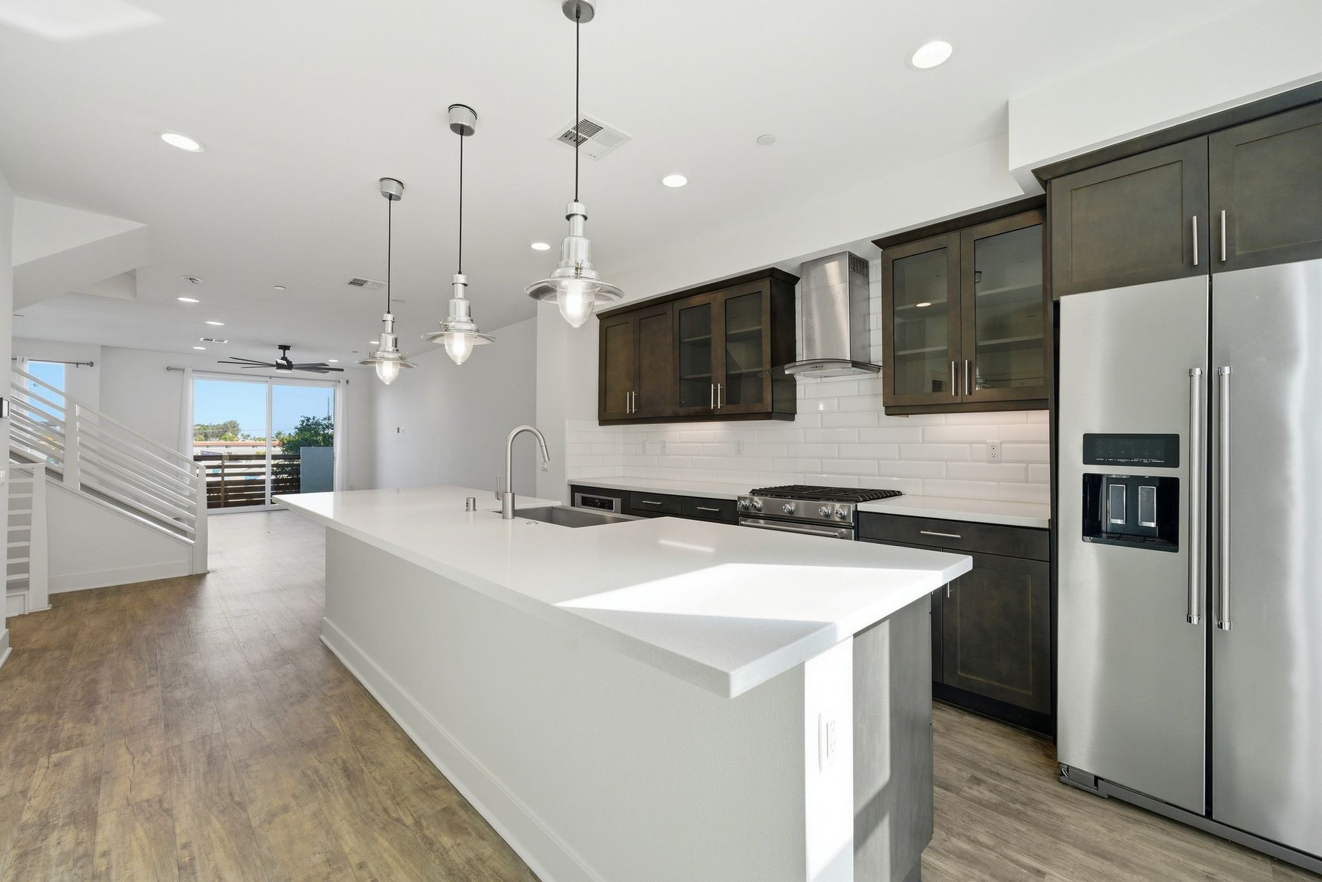 669 W 17th