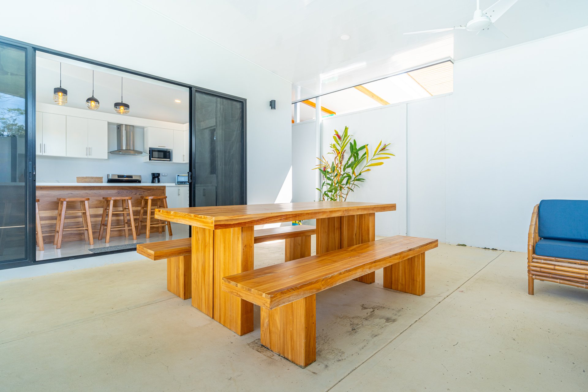 FIRE SALE!!!!! Immaculate New Build with Modern Design & Premium Features