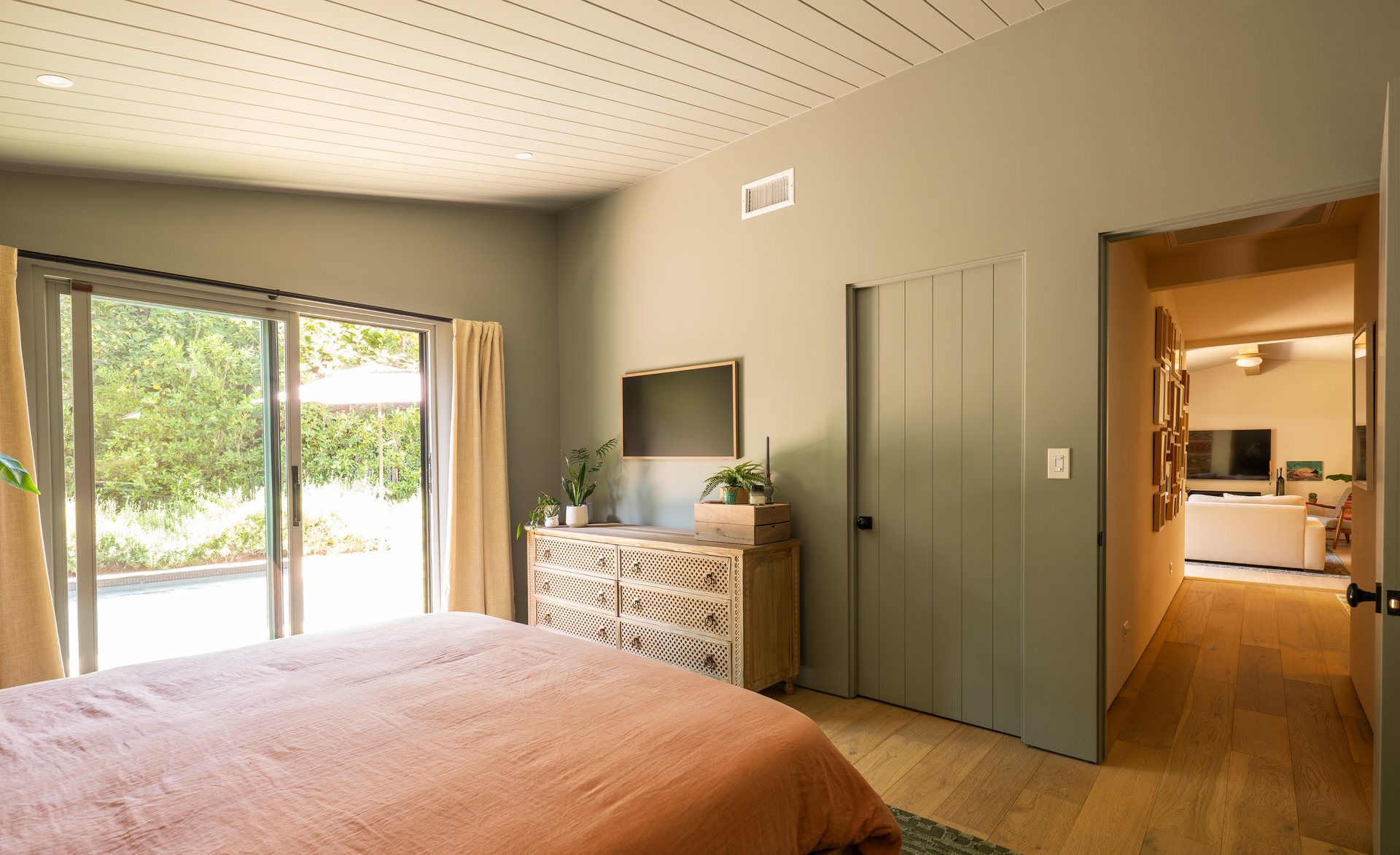 4157 Sunswept Dr, Studio City