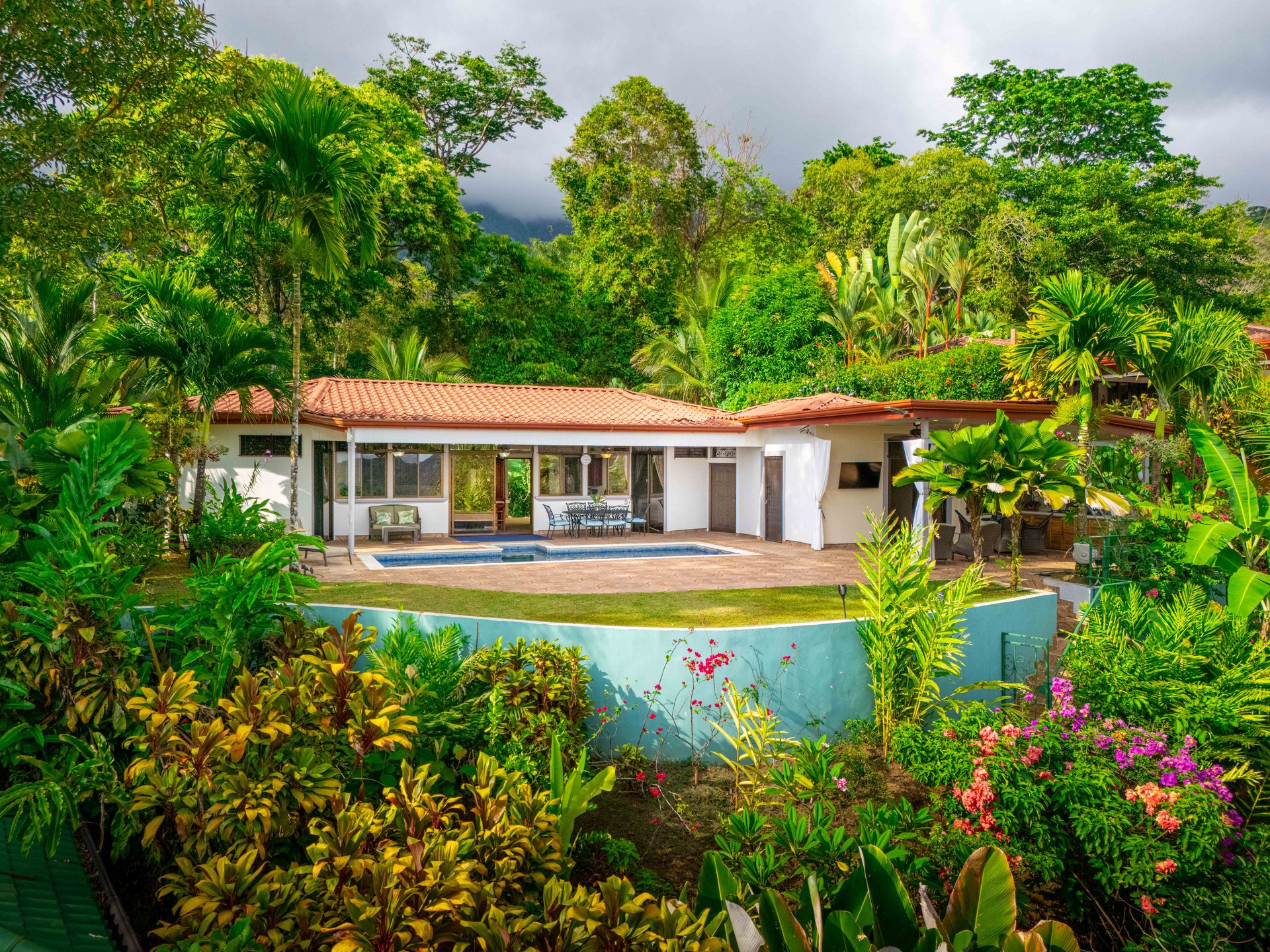 Expansive Ocean Views, Central Ojochal - 3 bed, 3 bath!