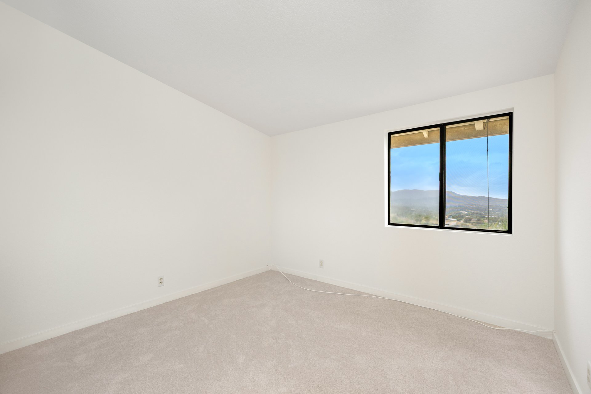 2736 Whitechapel Pl