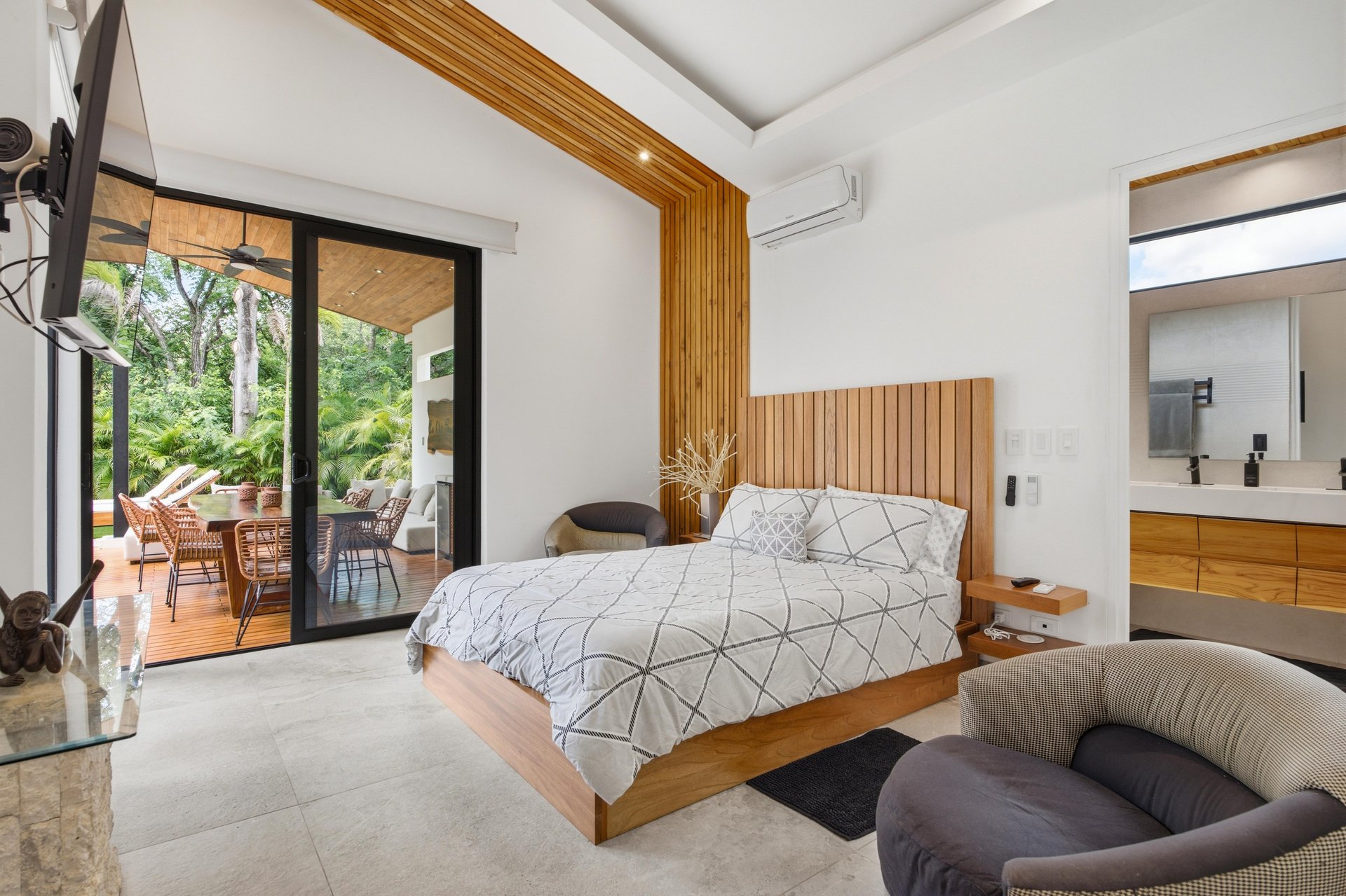 Casa La Ola Perfecta | Luxury 5-Bedroom Home with Pool Near the Beach in Hacienda Pinilla